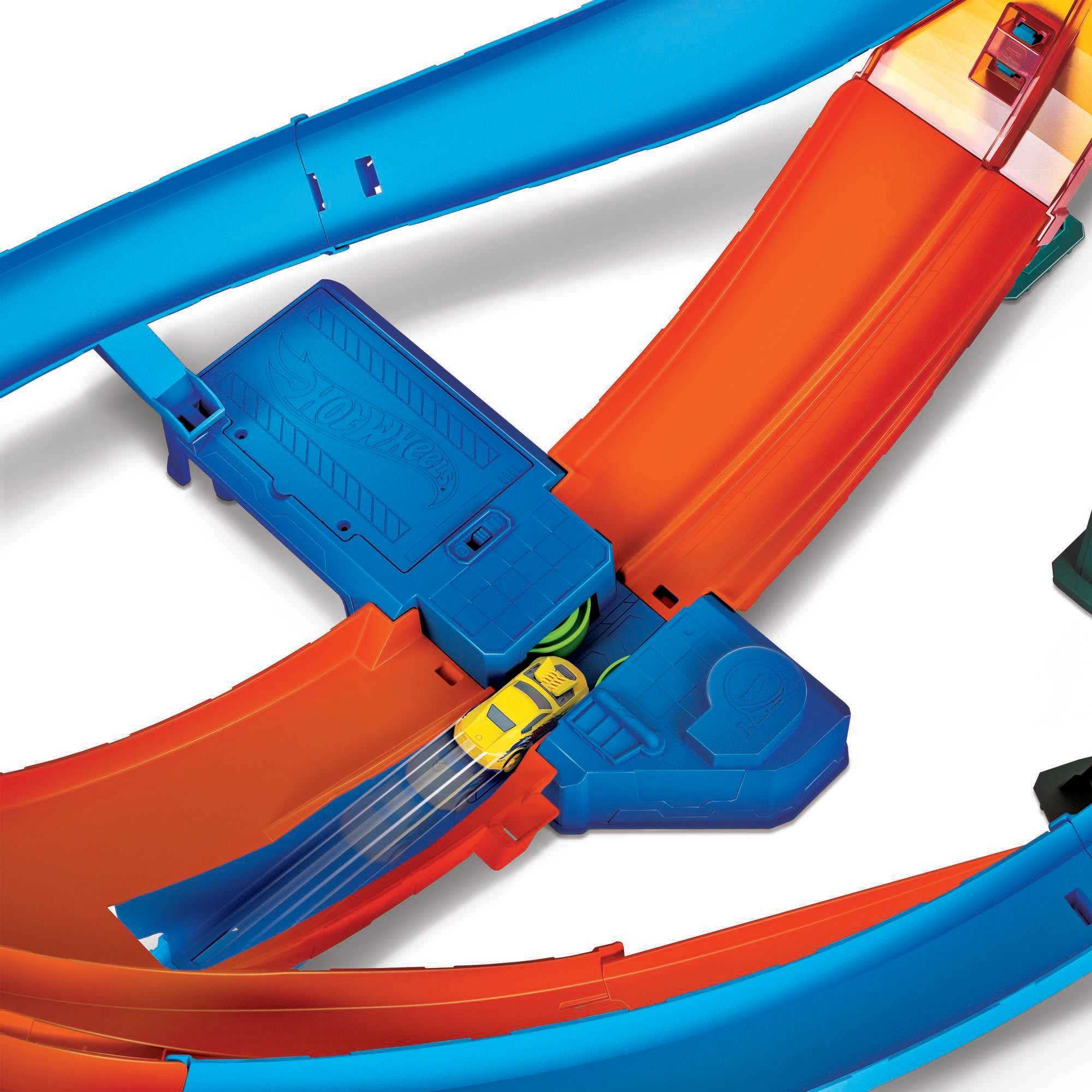 Hot Wheels HCB00 - Riesen Looping Crash Trackset mit ca. 70 cm breitem Looping und 1 Fahrzeug, Spielzeug Autorennbahn ab 5 Jahren