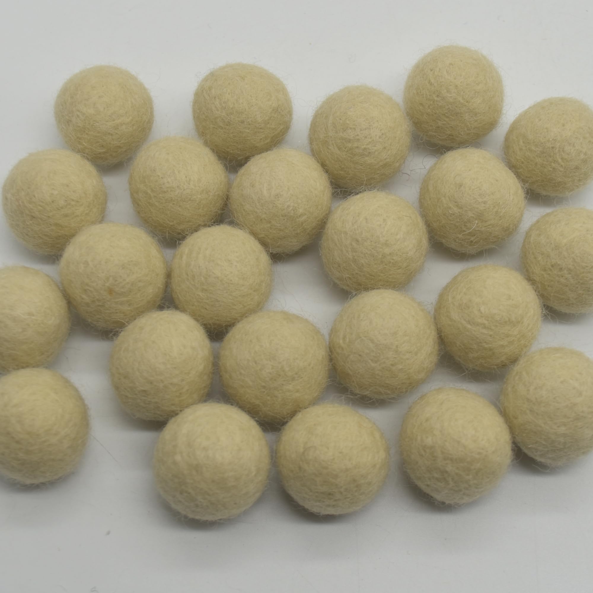Oriental Direct Champagne 100% Wool Felt Balls - 2Cm - 100 Felt Balls