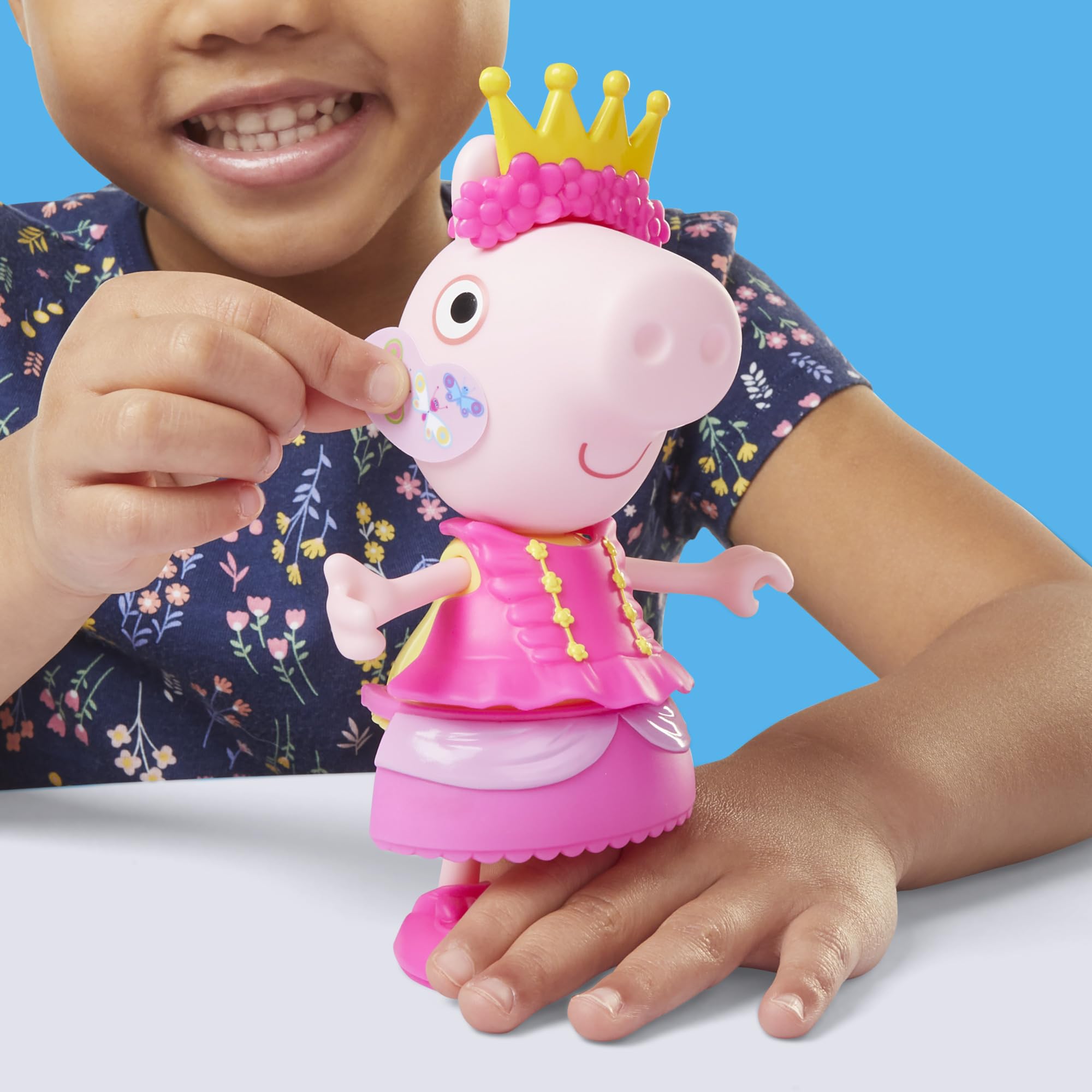 Peppa Pig Hasbro, Guardaroba di Peppa, Set di Giocattoli per Bambini e Bambine dai 3 Anni in Su, Ottima Idea Regalo, Include Action Figure di Peppa, 14 Accessori e Sticker