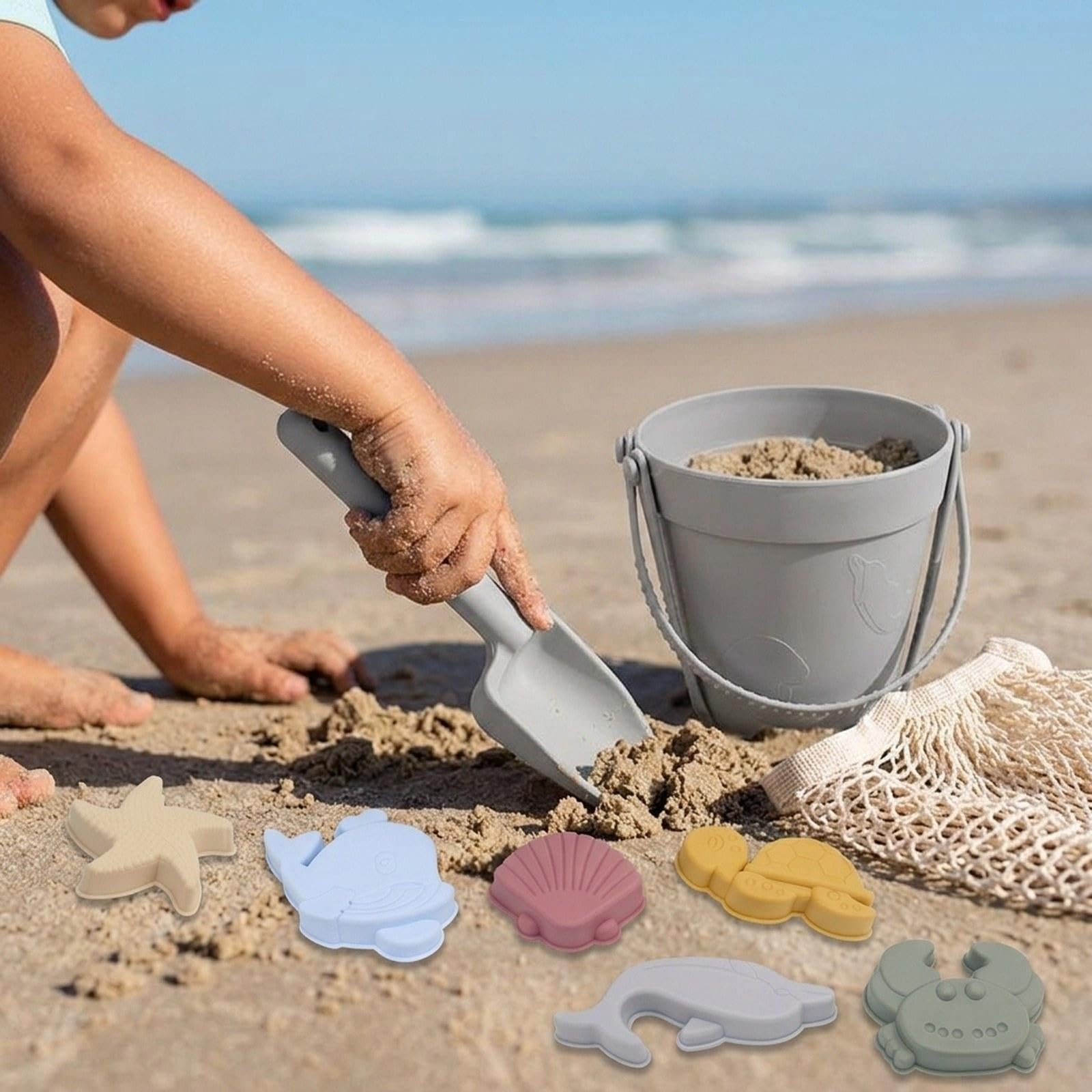 Kit de Juguetes de Playa para Niños con Cubo de Arena de Silicona, Pala, de Animales Y Bolsa de Malla. Ligero Y Ideal para a, Gris, tal como se describe
