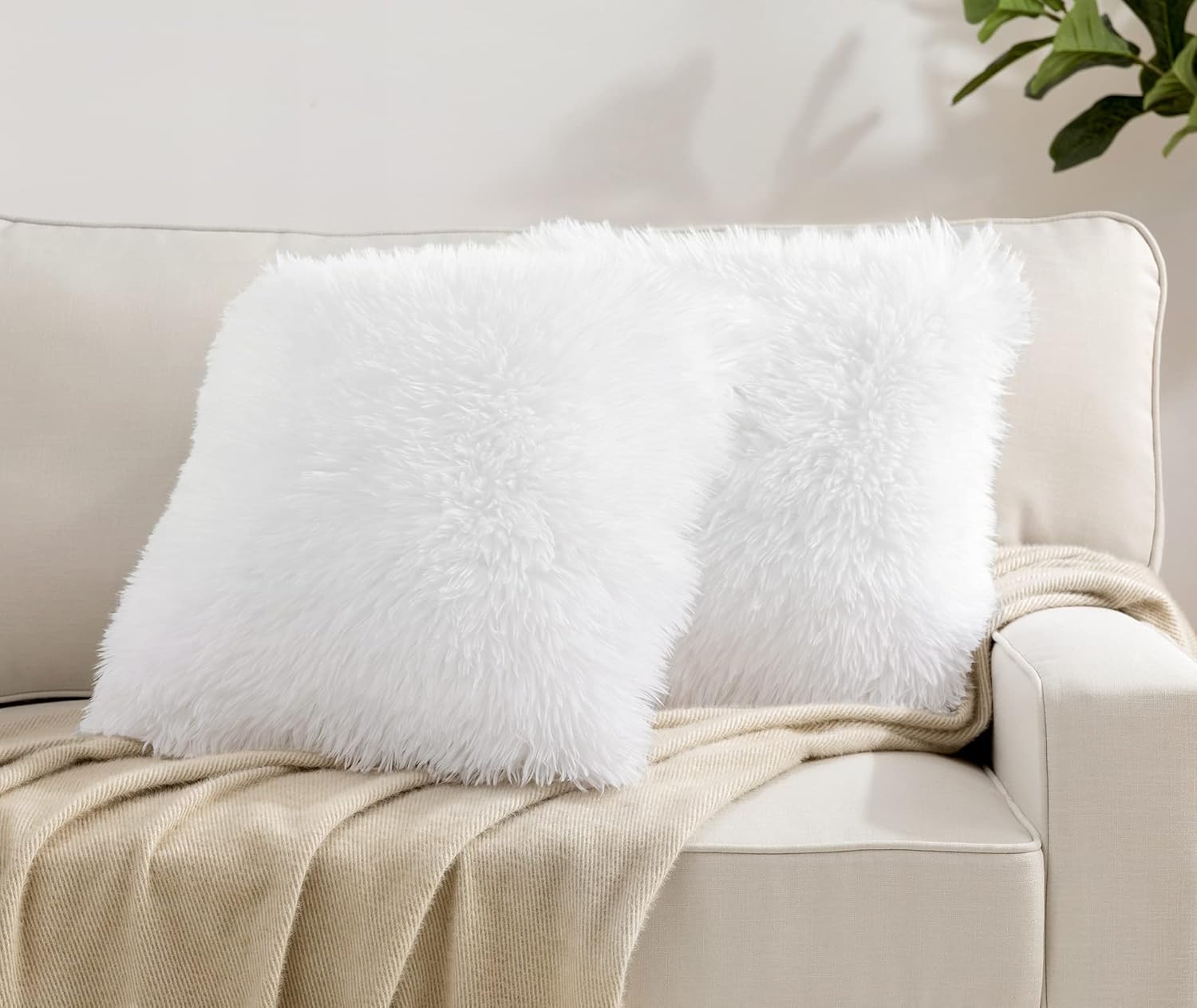 HBlife Pack of 2 Decorative Faux Fur Throw Pillow Covers Super Soft Luxury Cushion Pillowcase Fluffy Fuzzy Square Pillow Case for Bed Sofa Chair, 20X20 Inch White