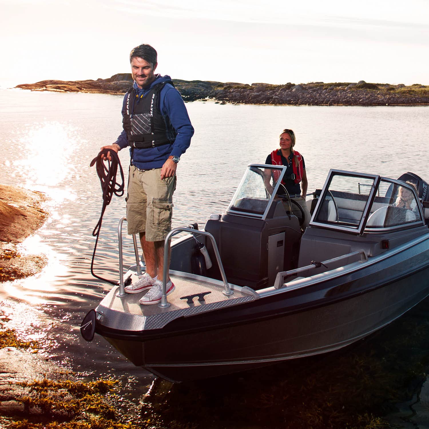CTEK M100 Chargeur De Batterie 12V 7A Tout-en-Un pour Environnements Marins, Chargeur De Batterie Bateaux, Chargeur Et Mainteneur De Batterie Intelligent avec Mode De Reconditionnement Et Option AGM