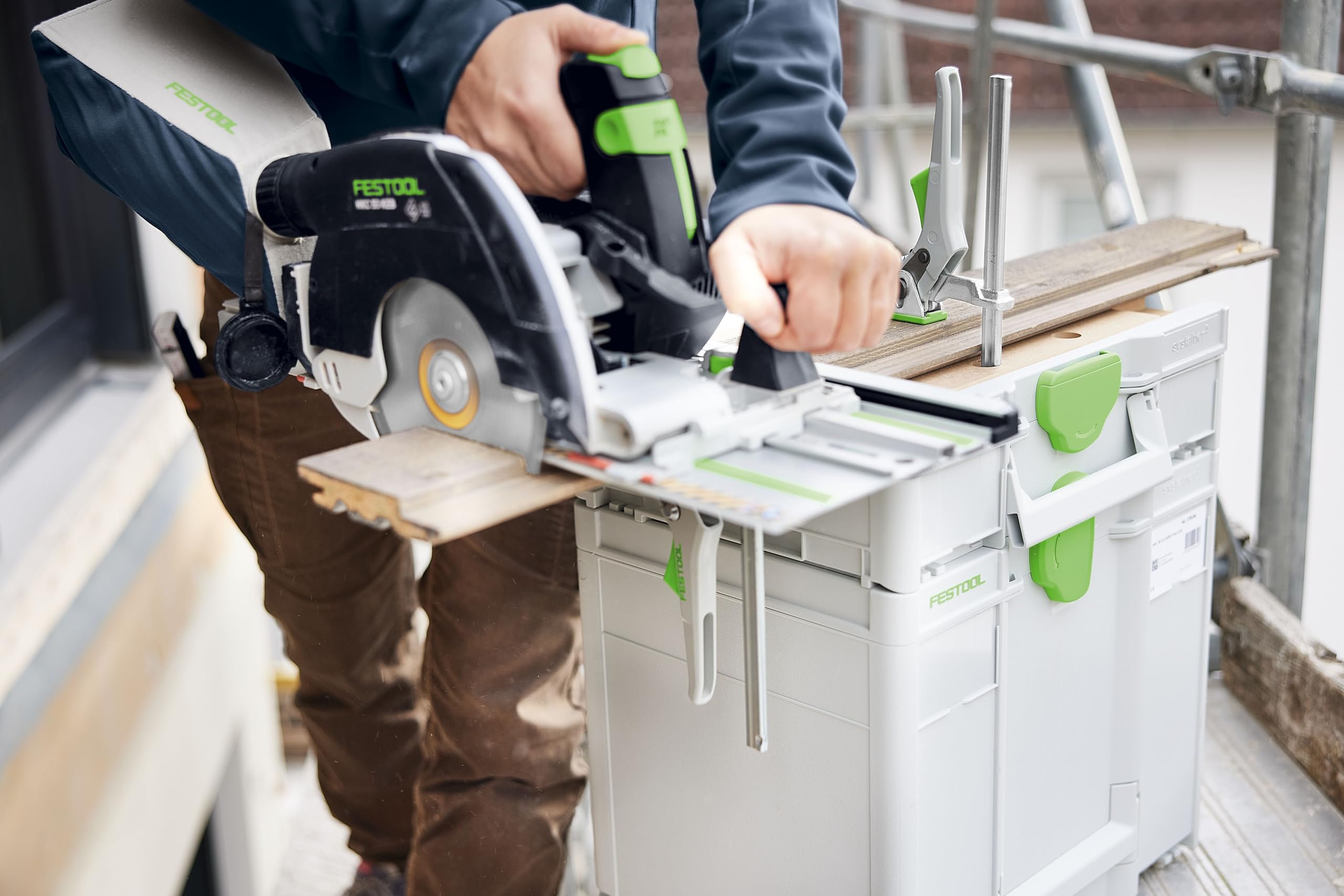 Festool Systainer³ SYS3-MFT M 112 Mobile Werkbank mit MDF-Lochplatte | Werkzeugkoffer mit Moosgummi-Haftunterlage und V-Nut für Rohre, koppelbar im System und passend für MFT Zwingen