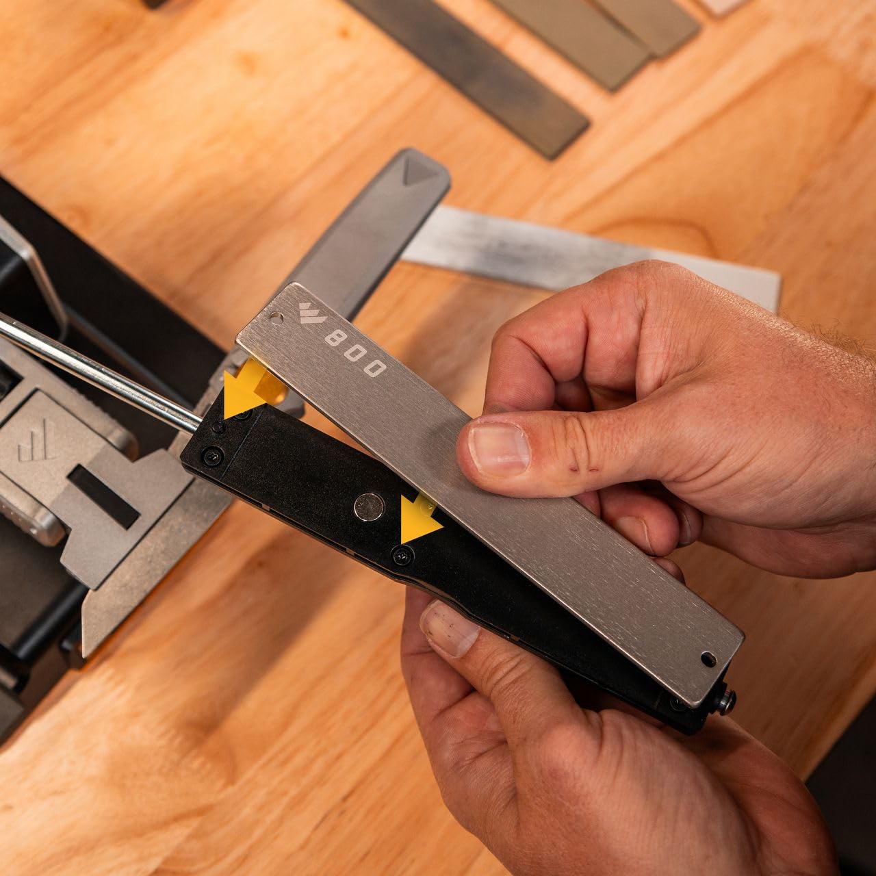 WORK SHARP® Professional Precision Adjust Elite Knife Sharpener - Profi Schärf-System - Messer-Schleifer Set mit digitaler Winkel-Einstellung & -Führung - Messer-Schärfer mit 10 Platten im Koffer