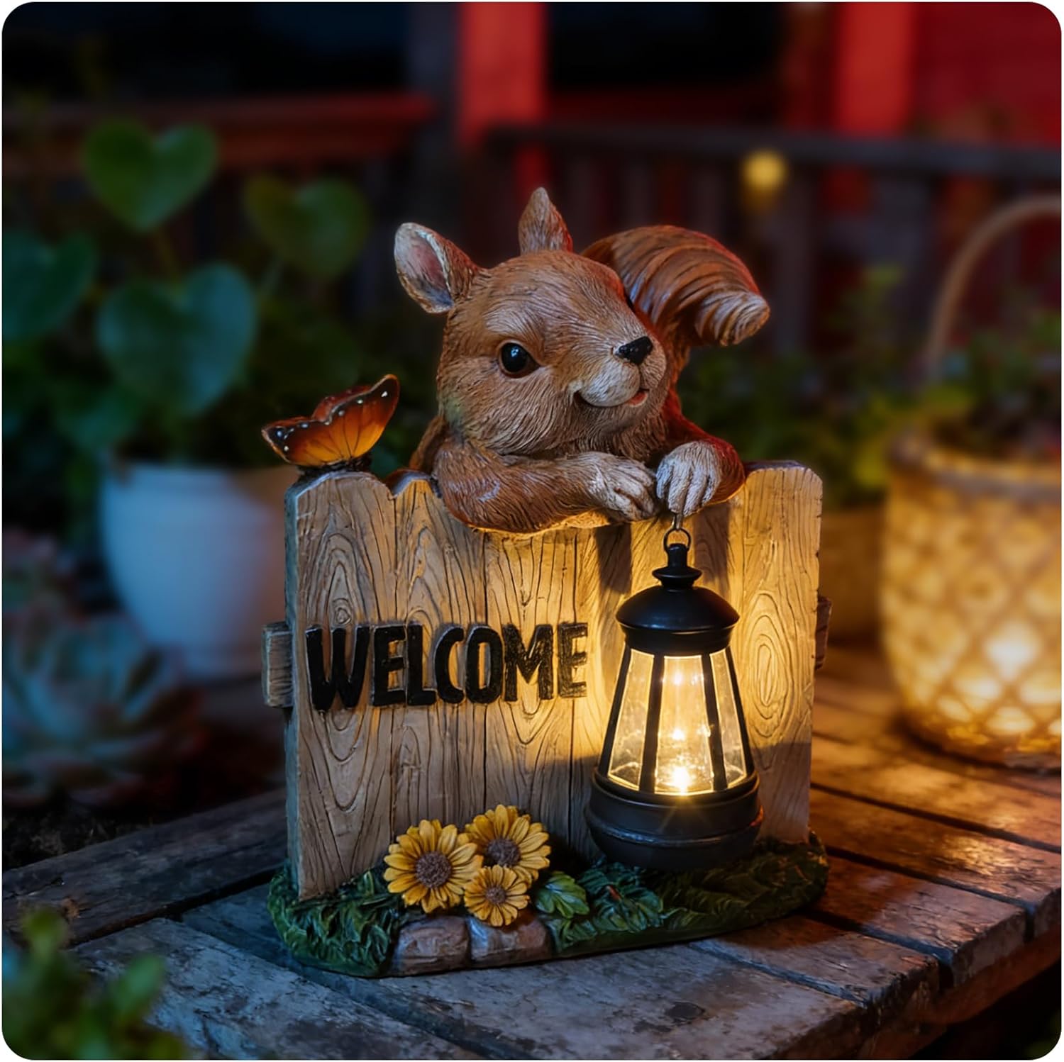Garden Squirrel Welcome Sign with Solar Lantern, Decorative Outdoor Statue with Butterfly and Sunflowers, Lawn and Porch Decor