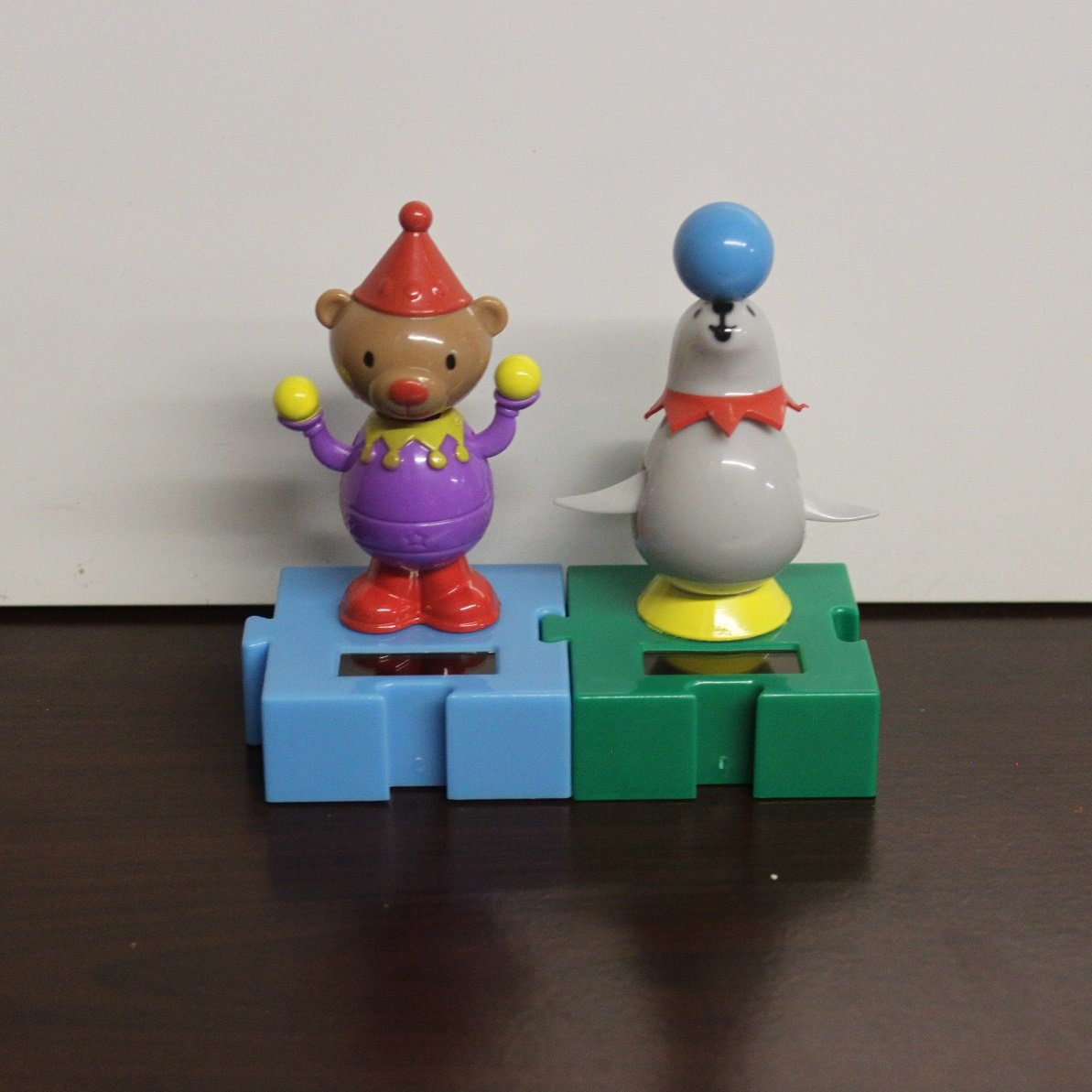 Solar Powered Dancing Circus Animals - Package of 2 (Bear/Seal)