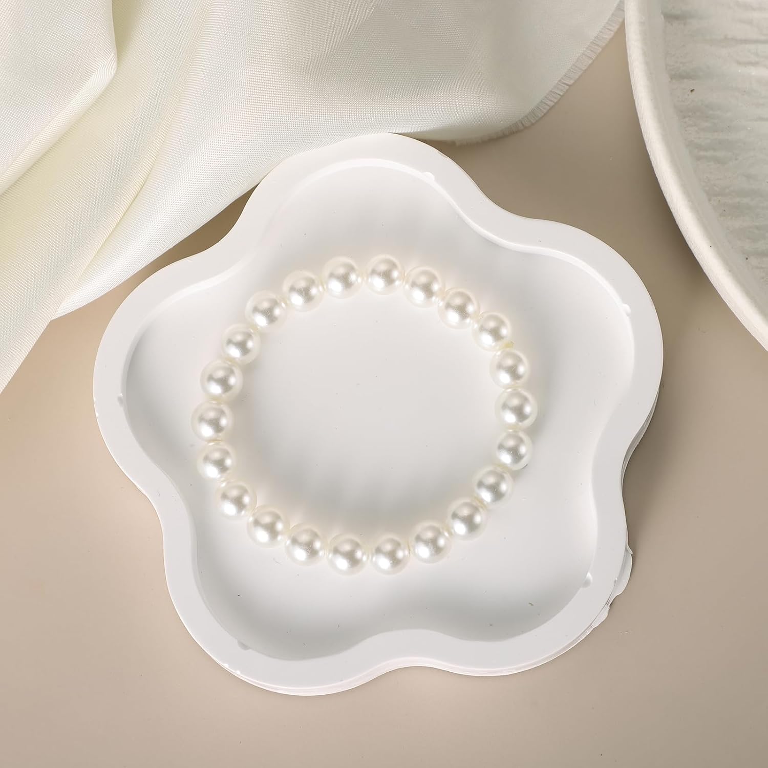 Pearl Stretch Bracelet for Women, 8mm White Beaded Elastic Bracelet Adjustable Trendy Wedding Jewelry Gift - Image 3