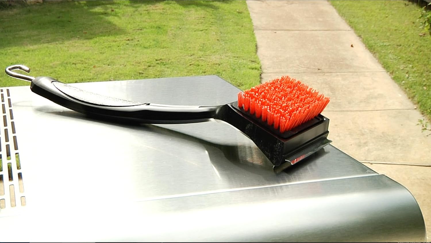 Char-Broil 140 533 - 2-in-1 Cool-Clean Grillbürste, Nylon.
