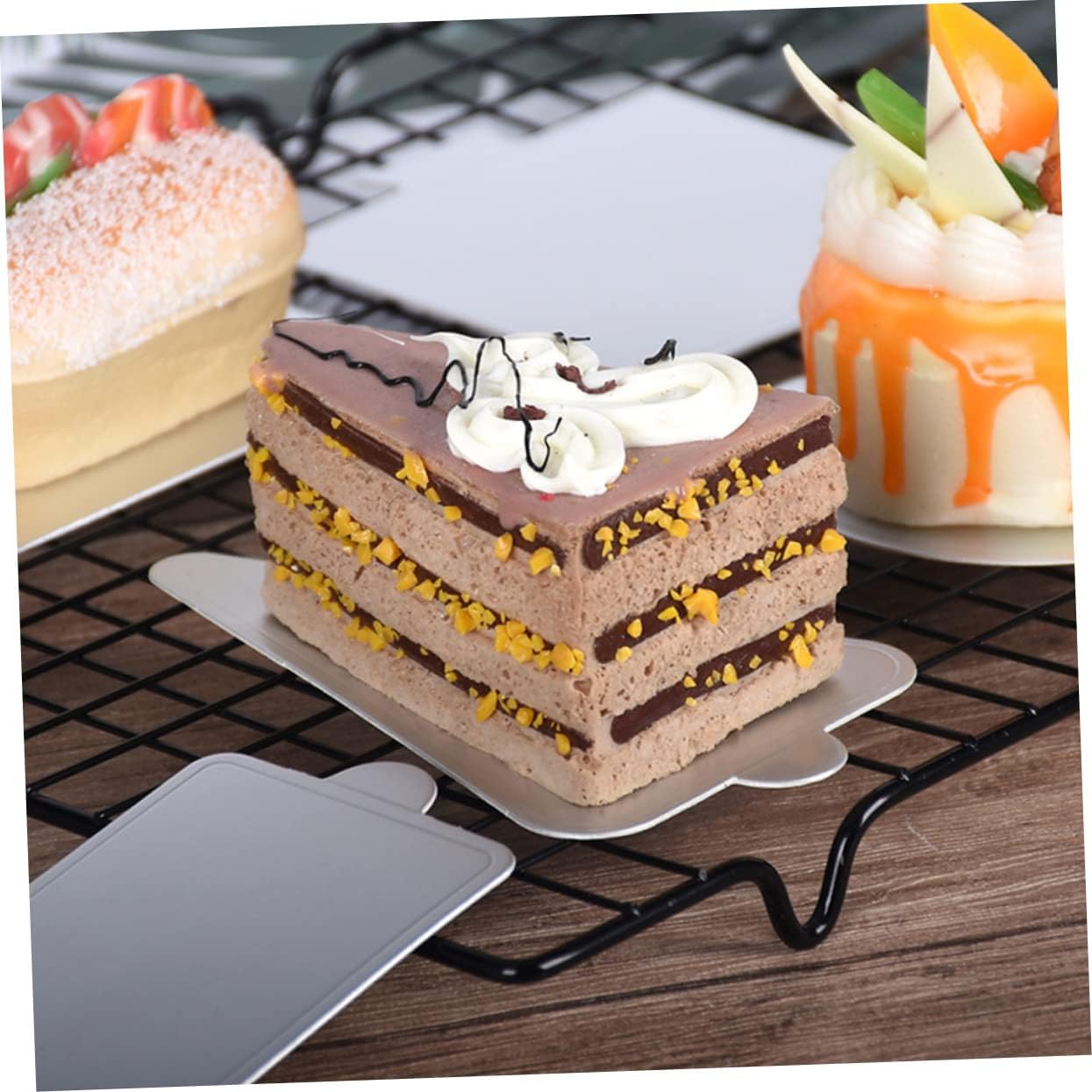 100pcs Silver Cardboard Cake Base for Mousse and Cupcakes Round Paper Serving Tray Disposable Cake Board for Parties Weddings Bakeries and Events