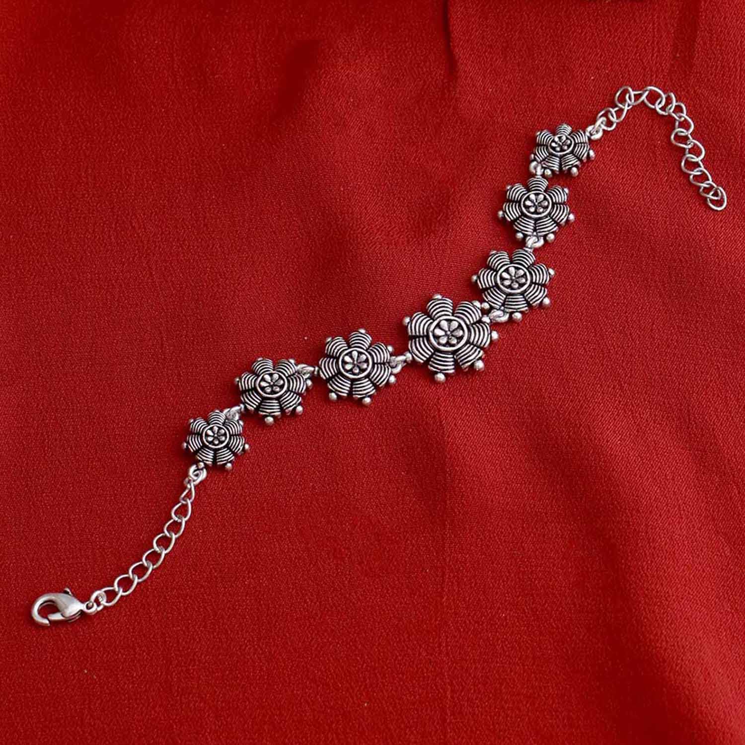 Nayantara Vintage Chain Bracelet