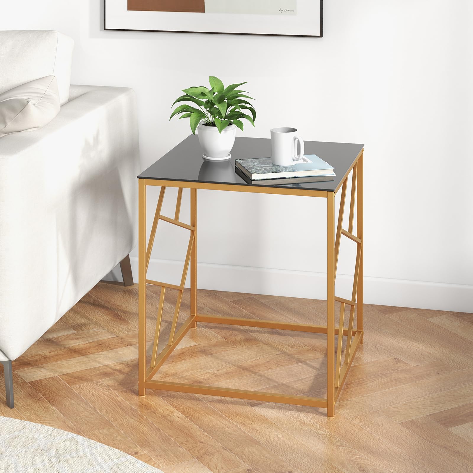 GIANTEX Mesa Lateral con Tablero de Cristal Templado & Estructura Calada de Metal Resistente, Mesa de Ocio Moderna como Decoración para Sala de Estar, Estudio, Dorado y Negro