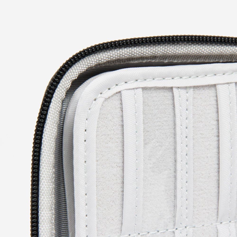 Hermitshell Memory Card Carrying Storage Hard Case Bag with Carabiner for Transcend Sandisk Kingston Samsung Sony Lexar Micro SD SDHC PSV CF SD TF SIM MS 3DS 8G 16G 32G Class 6 10 Stick Card
