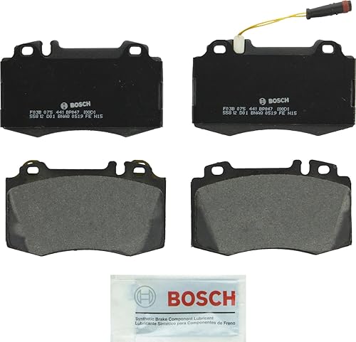 BOSCH BP847 QuietCast Premium Juego de pastillas de freno de disco semimetálicas - Compatible con Mercedes-Benz CL500, CLS500, E550, ML430, ML500,