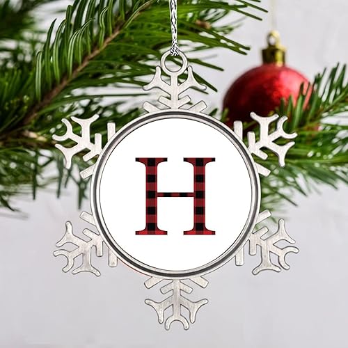 Vista 4 de Adornos de Navidad con letras rojas y negras a cuadros 2024, adornos de copo de nieve, monograma, letra inicial H, adorno para decoración de árbol