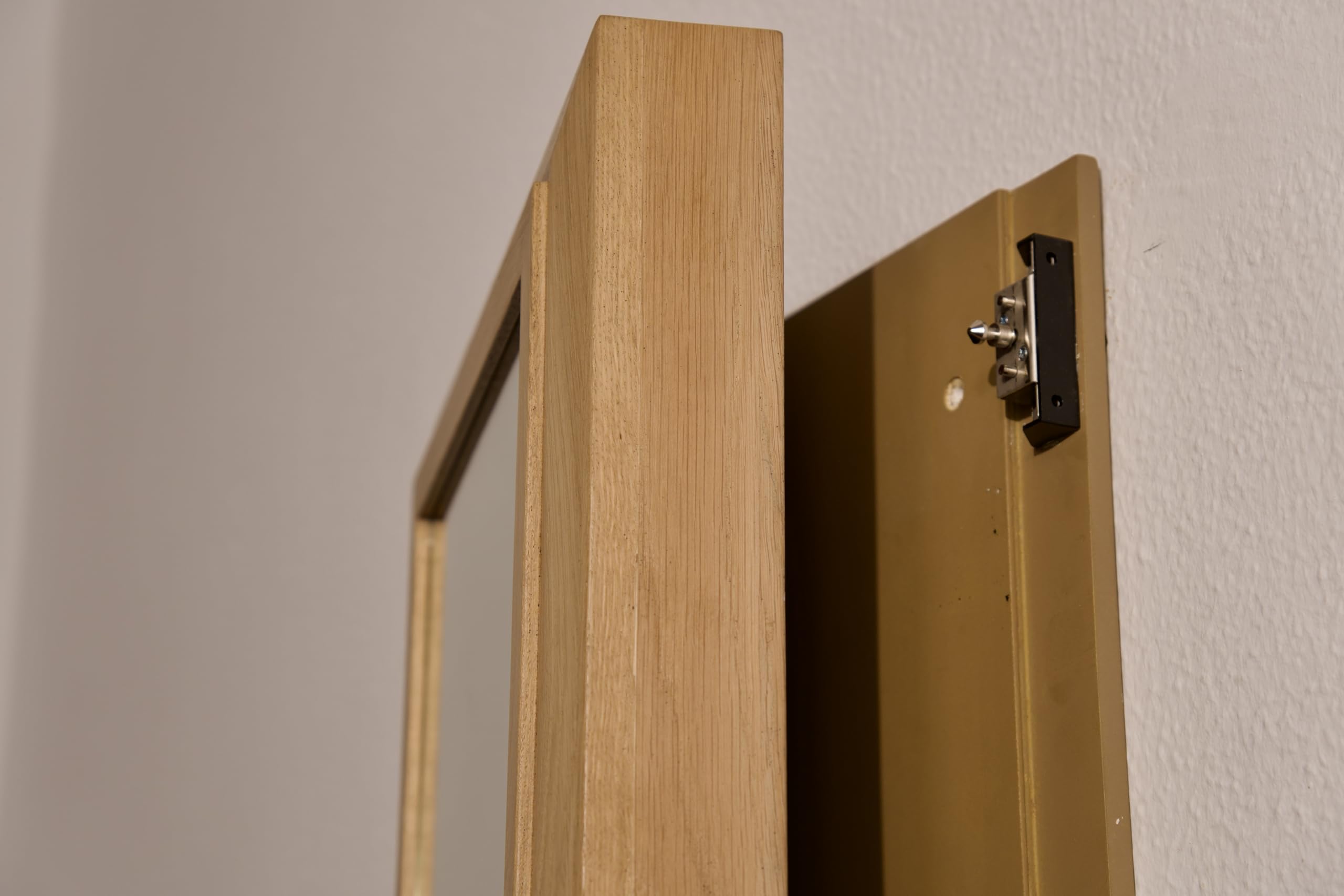 Beetle Wood - Espejo de Roble Macizo con Compartimento Secreto y Doble Fondo Oculto | Caja Fuerte camuflada con Cerradura NFC/RFID | Mueble de Seguridad para Joyas, Dinero y Documentos | Montado