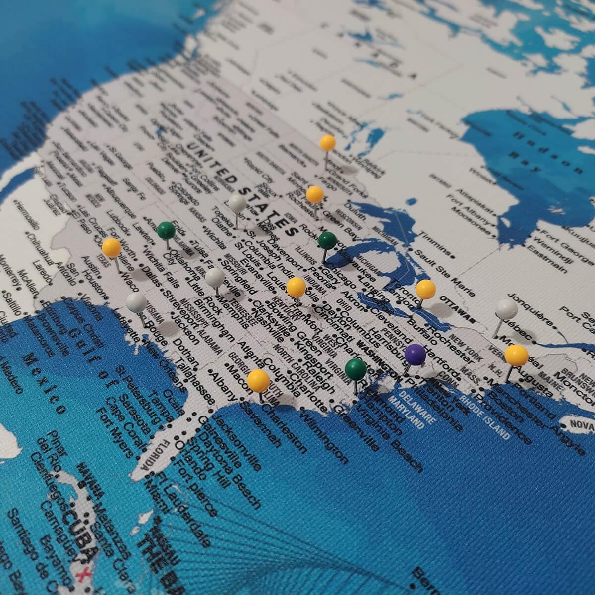 Canvas Art Bay Mapa del mundo de pirata - Lienzo de mapa del mundo personalizado - Mapa de viaje detallado con pines - Impresión de mapa del mundo grande - Tablero de pines de mapa del mundo - Regalo