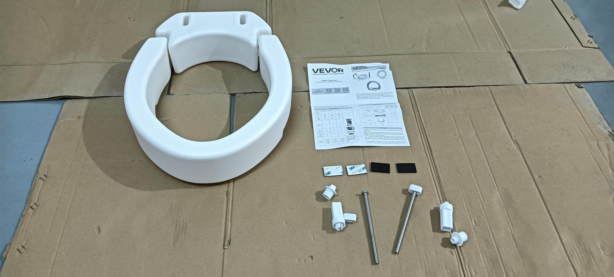 VEVOR Sedile WC Rialzato da Bagno Capacità di Carico 136 kg con Altezza di Sollevamento di 88,9 mm, Sedile WC Rialzato Universale con Apertura Allargata per Anziani, Tazze WC Allungate