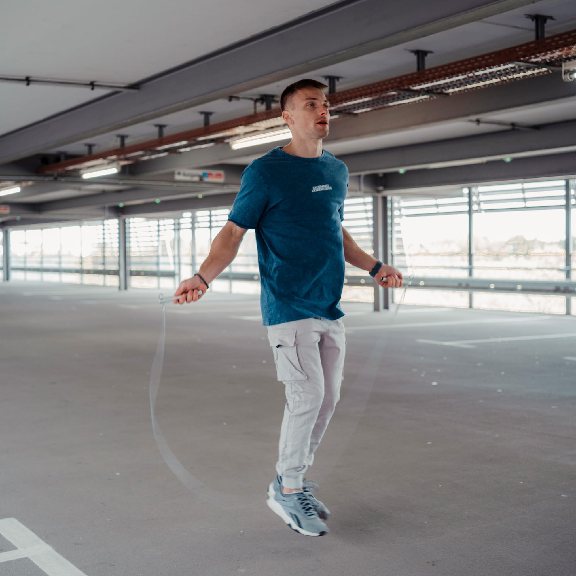 GORNATION Skakanka - regulowana profesjonalna skakanka z łożyskiem kulkowym - do fitnessu, boksu, speed-rope, z antypoślizgowymi uchwytami i aluminiowymi linami