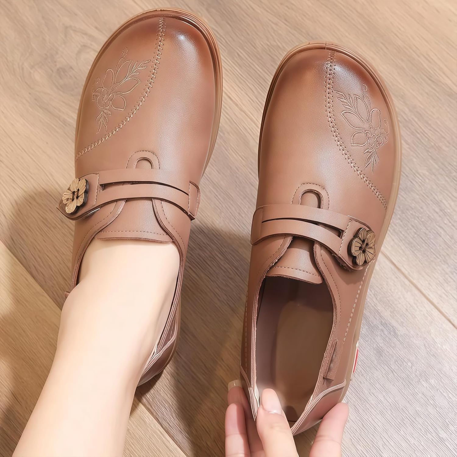 Women's Leather Round Toe Slip On Loafers Vintage Comfortable with Adjust Hook Loop Non Slip Soft Sole Casual Mam Walking Flats for Work Commuting Daily Wear - Image 3