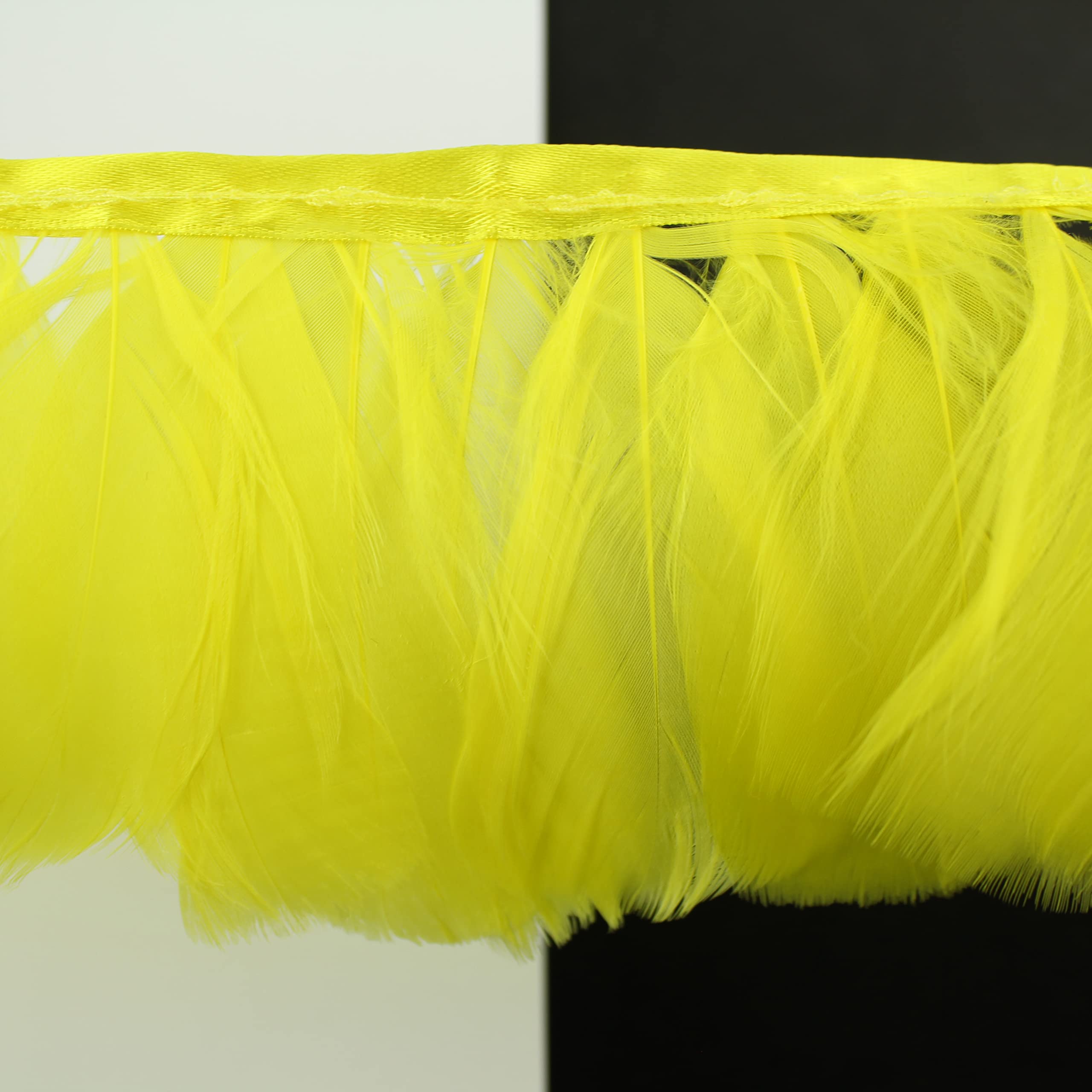 FLECO DE PLUMAS NATURALES TINTADAS DE OCA RASPADA, ANCHO 85mm (AMARILLO, 5)