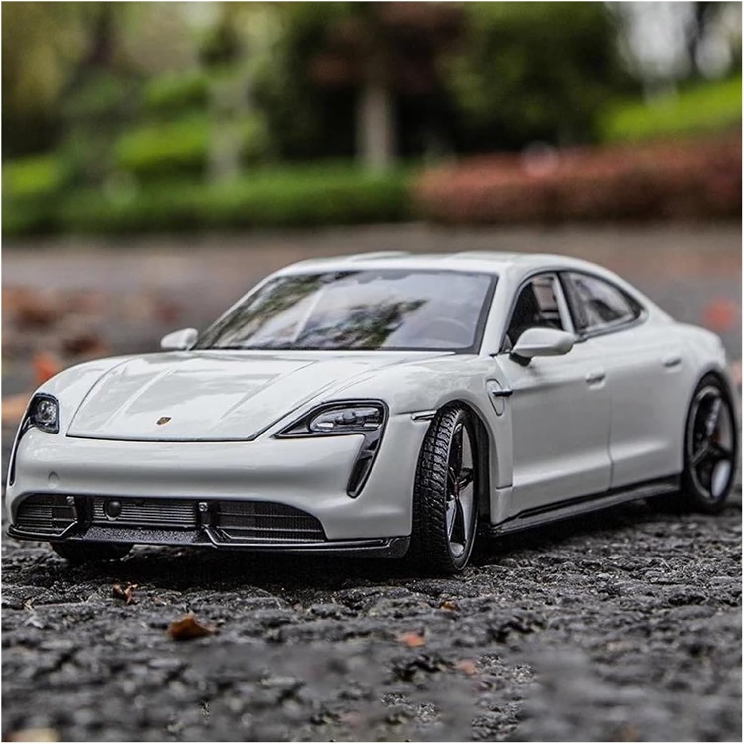 Scale car Model 1:24 for Taycan Turbo S Alloy Car Model Diecast Metal Sports Car Model Highly Restored Real Car Suitable for Display(White)