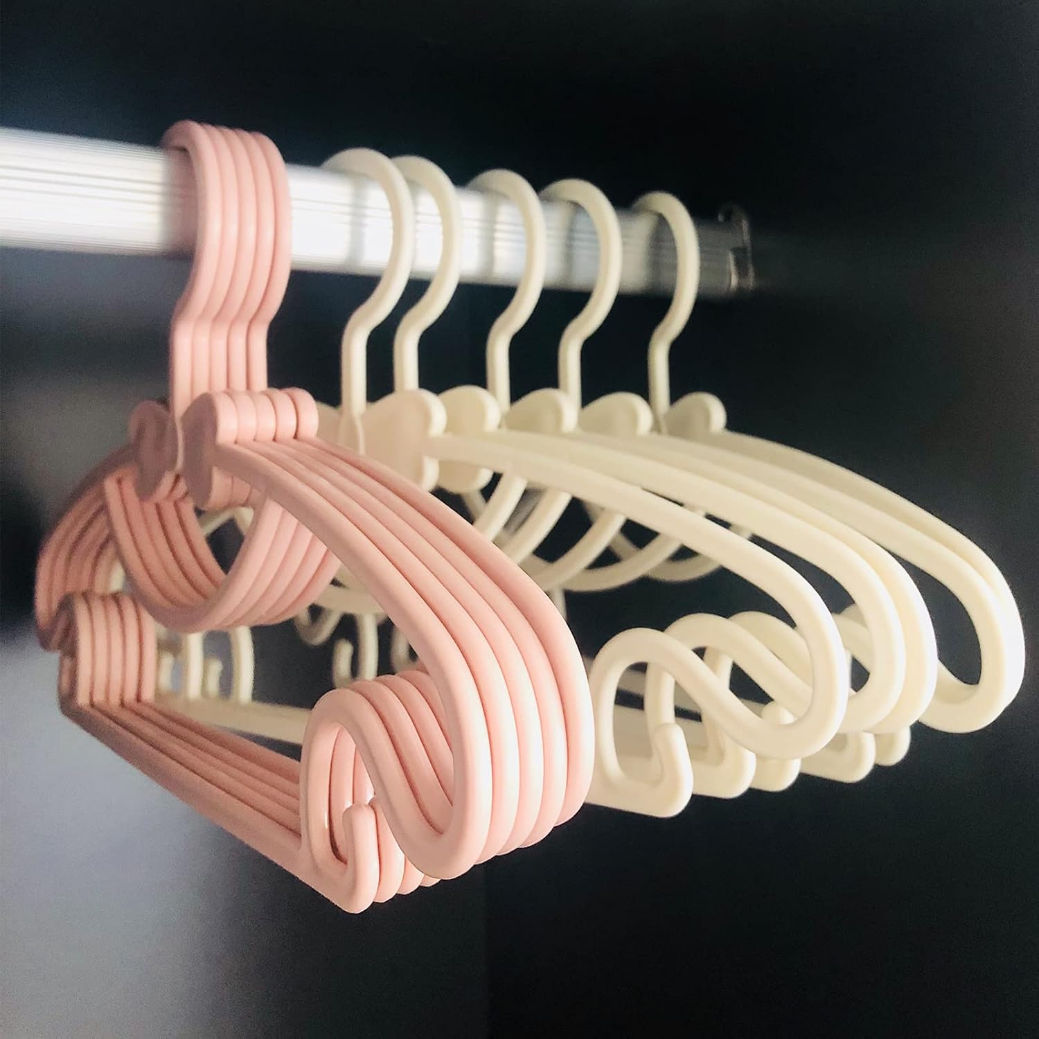 Pack of 10 Baby Clothes Hangers, Children's Clothes Hangers Plastic Clothes Hangers for Baby T-Shirts, Sweaters, Trousers (Pink, White) - Image 3