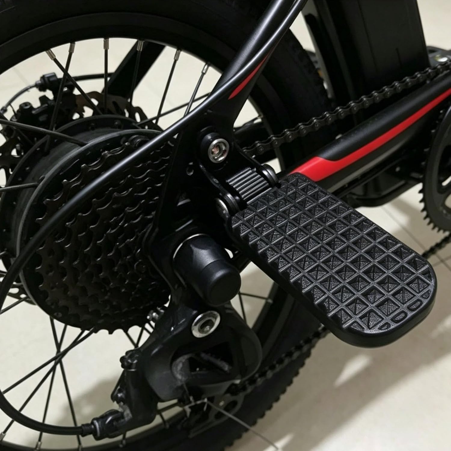 1 Pair Bike Rear Pedals Aluminium Alloy Bike Pegs Mini Folding Bicycle Foot Pegs, Foldable Rear Seat Footrest Pedals for Mountain Bike E-Bike, Black