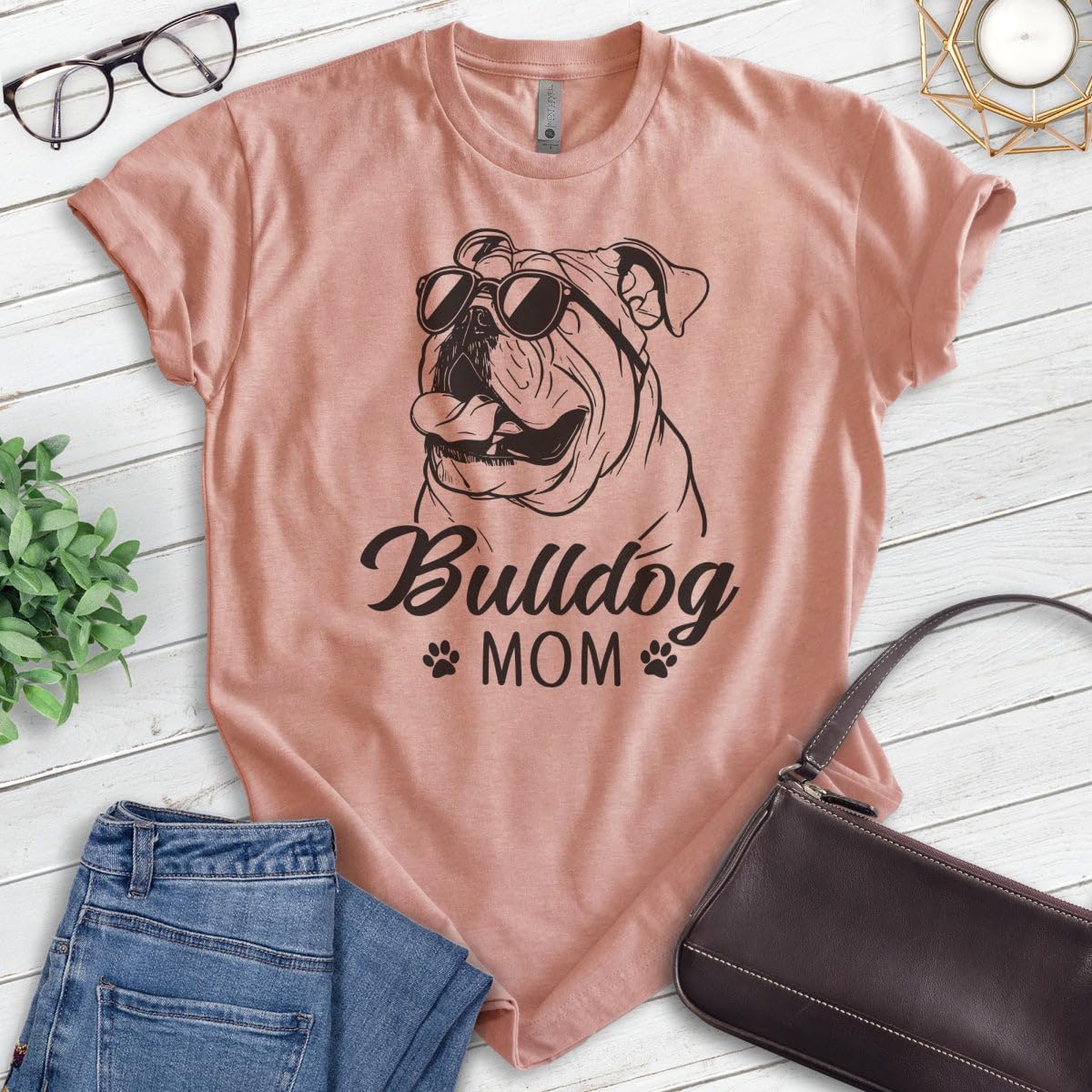 EVERTREE CLOTHING English Bulldog Mom T-Shirt, Unisex Women's Shirt, English Bulldog Owner, Cool Dog Mom Gift - Image 3