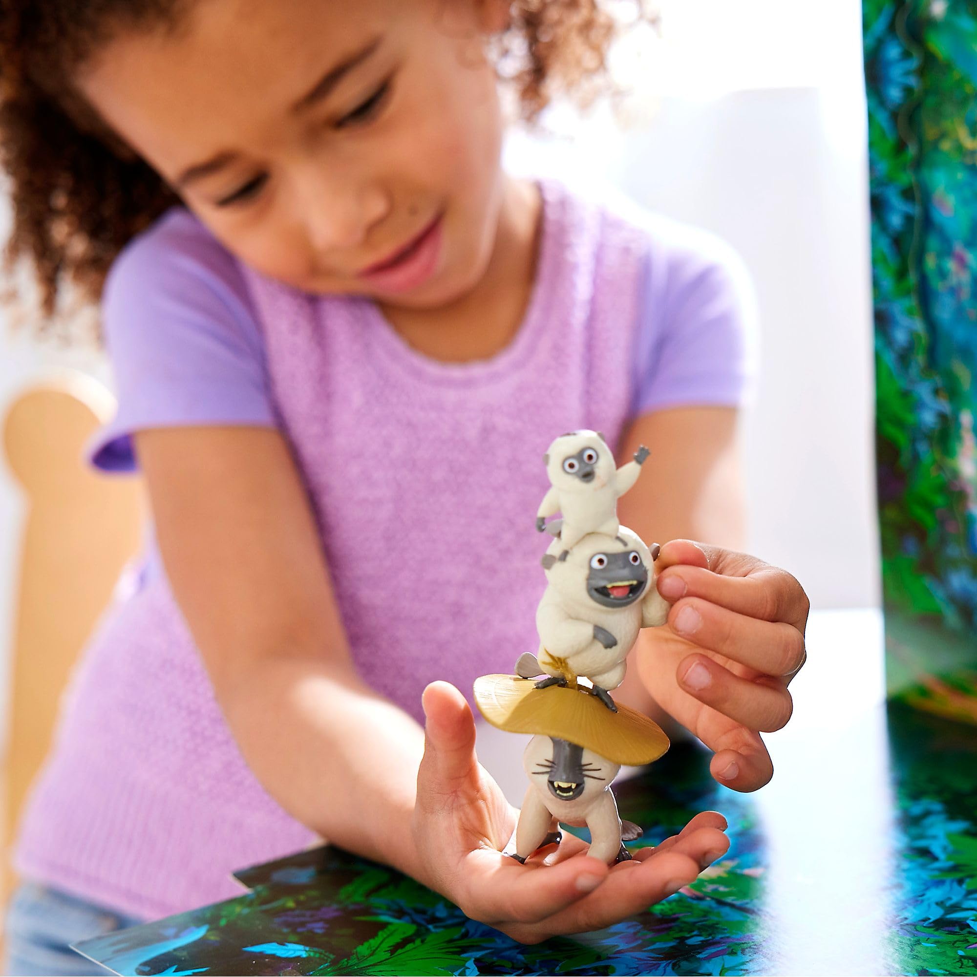 Disney Store - Muñeca Story Doll oficial de Raya (Raya y el último dragón), juguete totalmente articulable de 29 cm con accesorios, para niños y niñas de más de 3 años