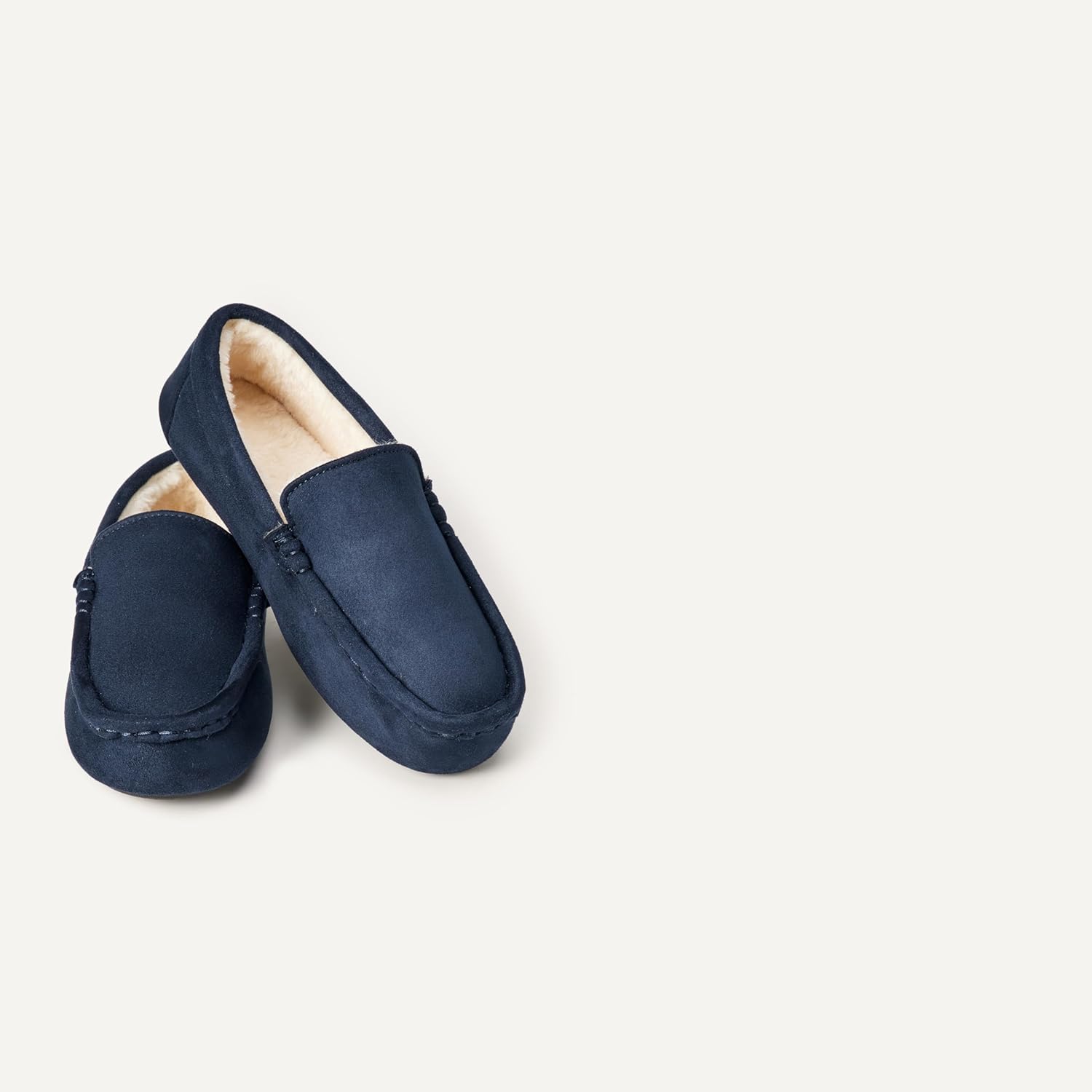 Amazon Essentials Boys' Moccasin Slipper - Image 3