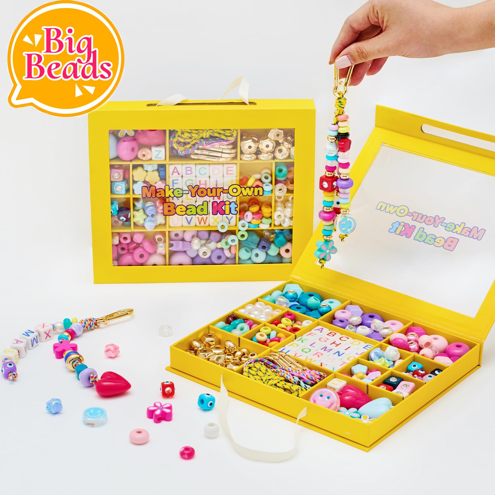 HolidayQbee Kit Perles DIY pour Bijou de Sac et Porteclef - Matériaux Complets avec Perles Formes Coeur/Fleur/Smiley + Lettres Alphabetiques - Accessoire de Sac Personnalisable