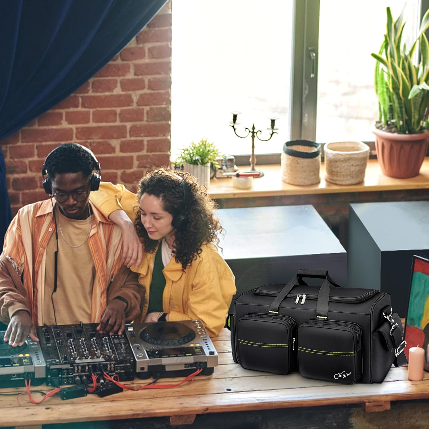 SNIGJAT DJ Bag, Large Capacity DJ Cable Gig Bag with 6 Pockets for Extension Cords, Mics, Pedals, Gig Bag for Musicians, Musician Cable Organizer with Padded Shoulder Strap, DJ Acessories - Image 8