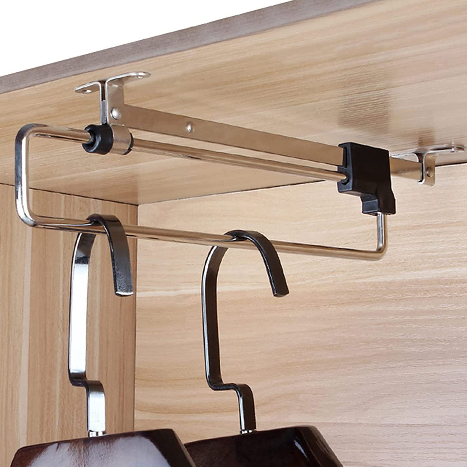 Tringle de penderie rétractable coulissante pour gain de place armoire