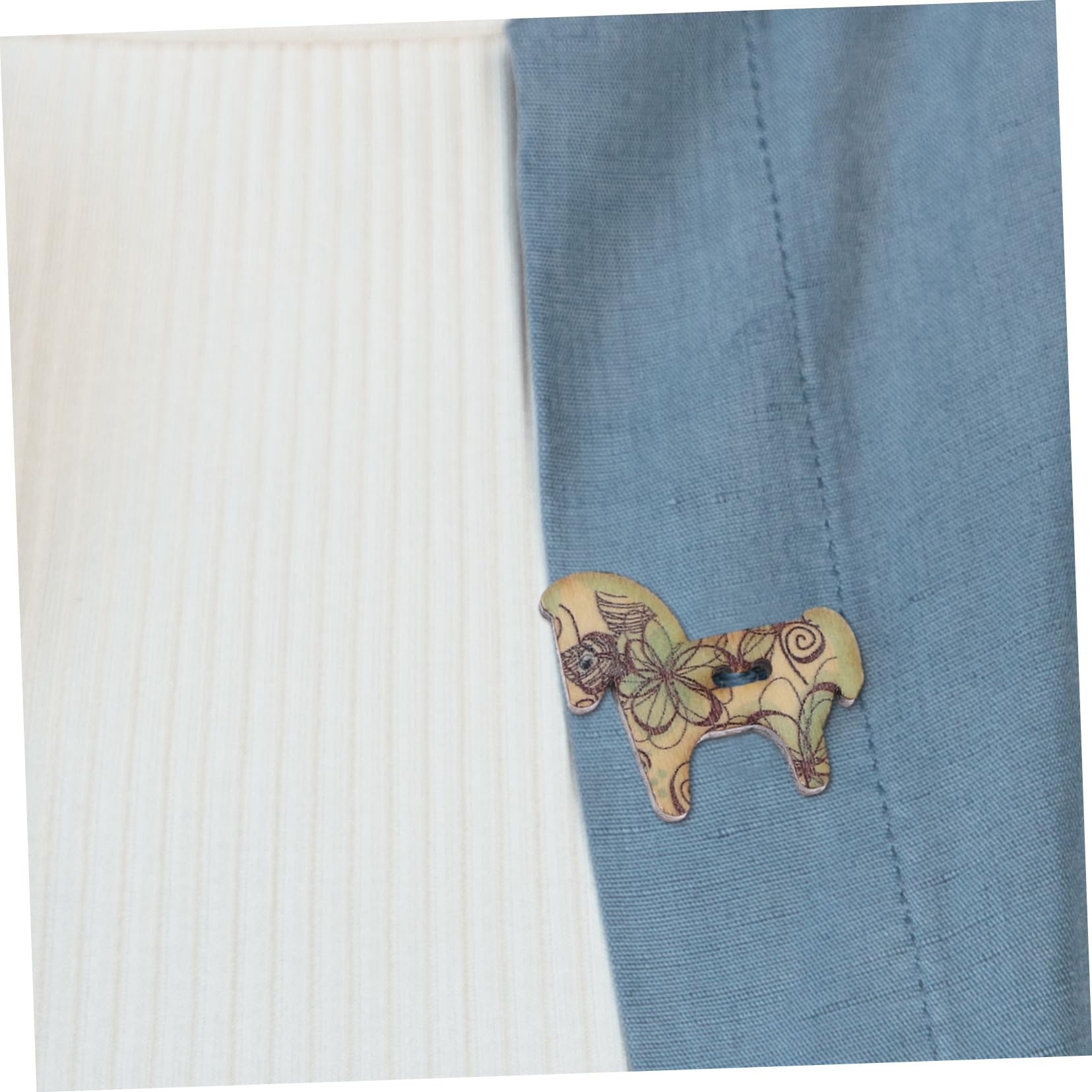 LIFKOME Bottoni in Legno a Forma di Piccolo Cavallo Dipinto, 50 Pezzi per Cucito Fai da Te, Pratici e Decorativi Adatti per Zaini e Cappotti