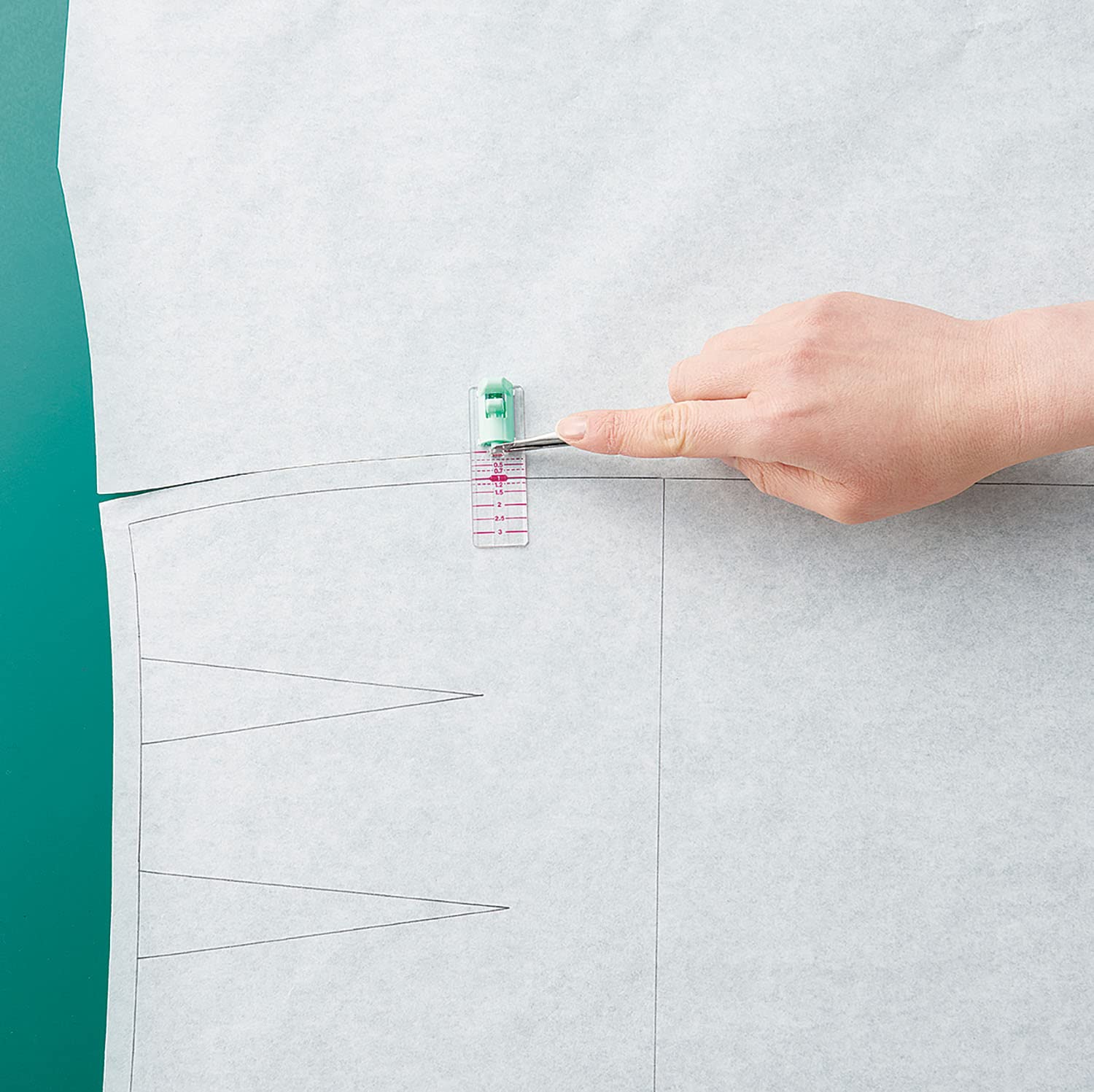 Amazon.co.jp: Clover 25-323 Clover Cutter Guide, Clear : Hobbies