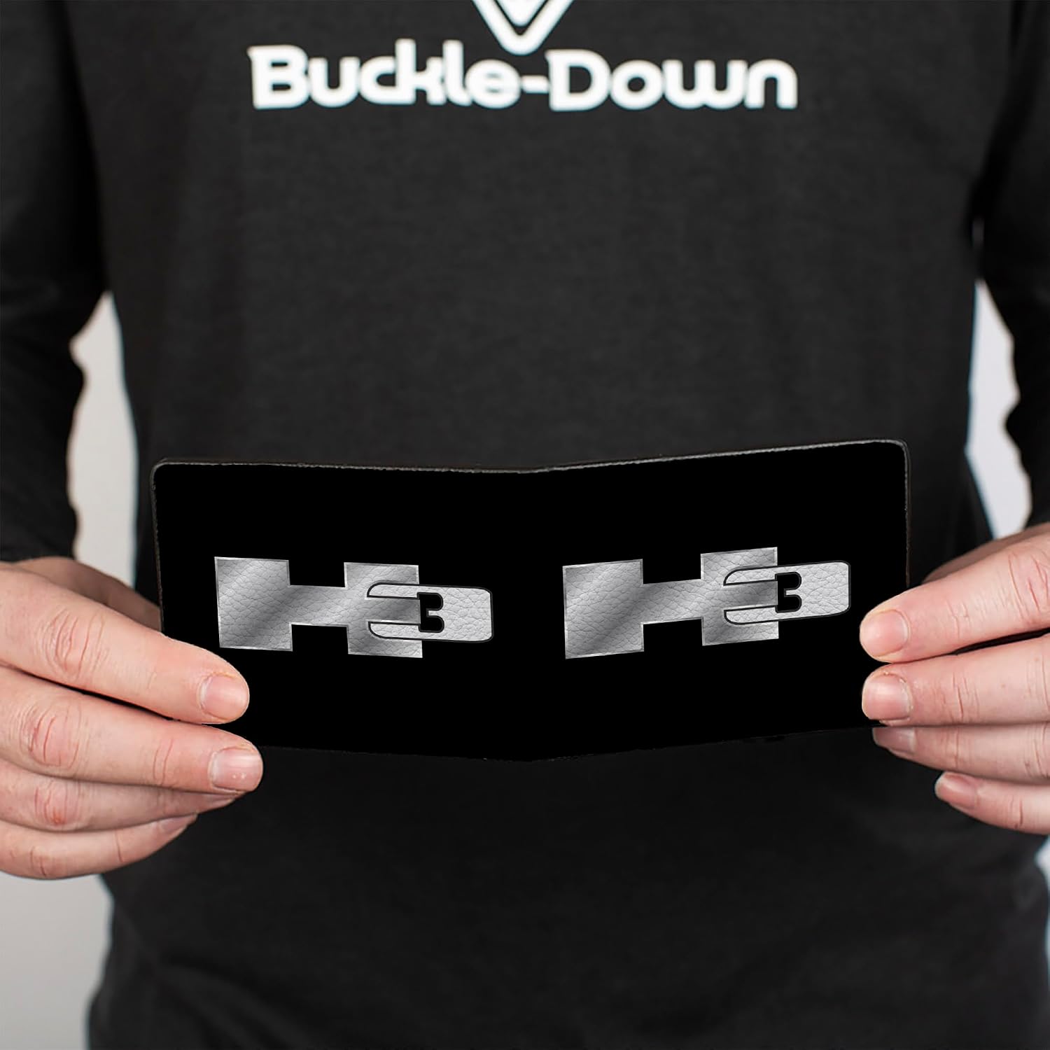 Buckle-Down mens Buckle-down Pu Bifold - H3 Black/Silver Logo Centered Wallet, Multicolor, 4.0 x 3.5 US
