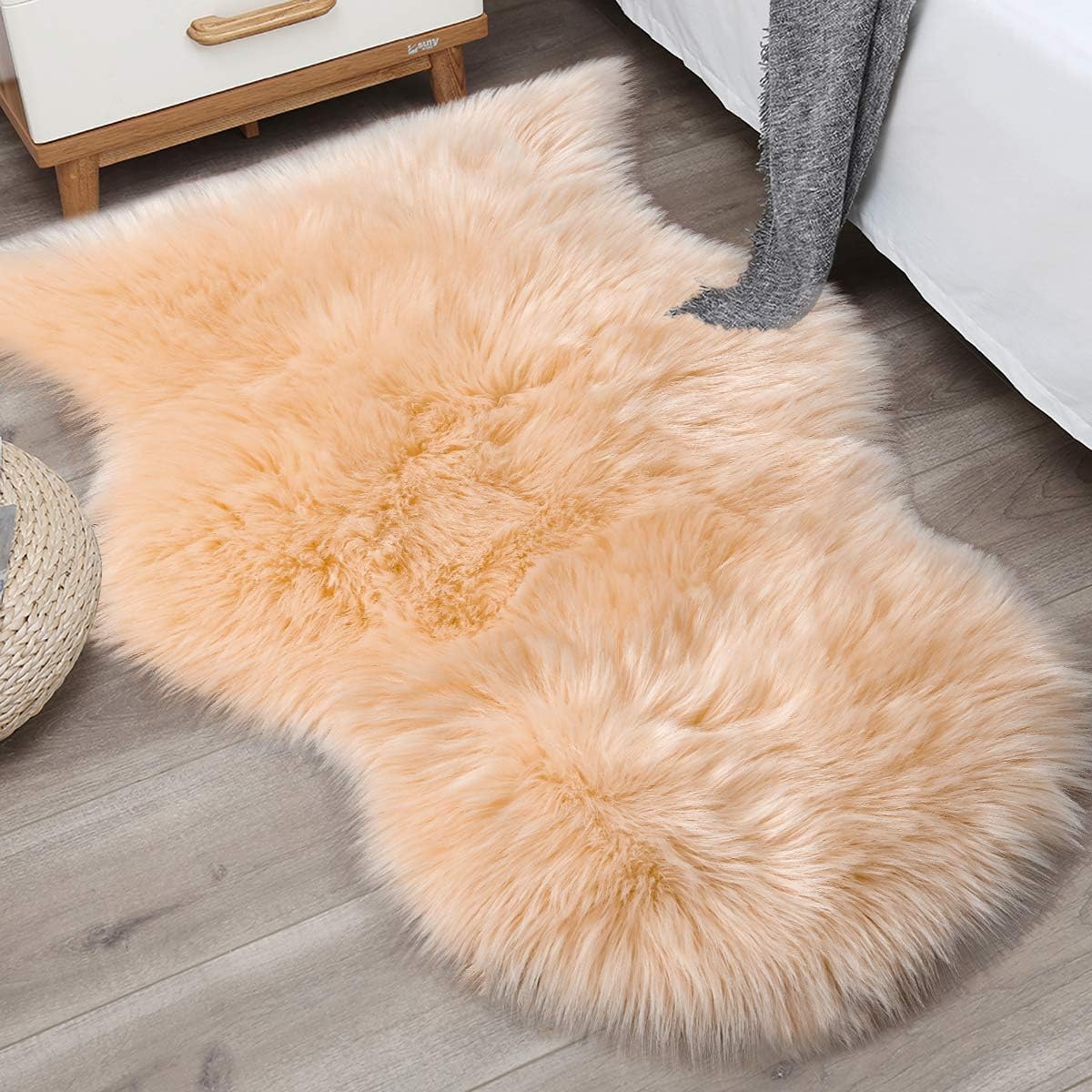 Noahas 2ft x 3ft Faux Fur Sheepskin Rugs Luxury Fluffy Rug for Bedroom Sofa Chair Cover Fuzzy Throw Home Decor Small Shaggy Carpet, Light Orange