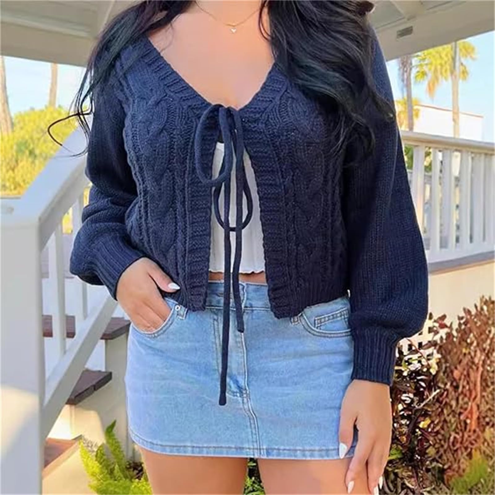 Damen-Cardigan in Unifarben mit überschnittenen Schultern und Bindeband vorne, kurzer, Leichter Cardigan mit Schleife zum Binden, Trendige Strickjacken für den Herbst.