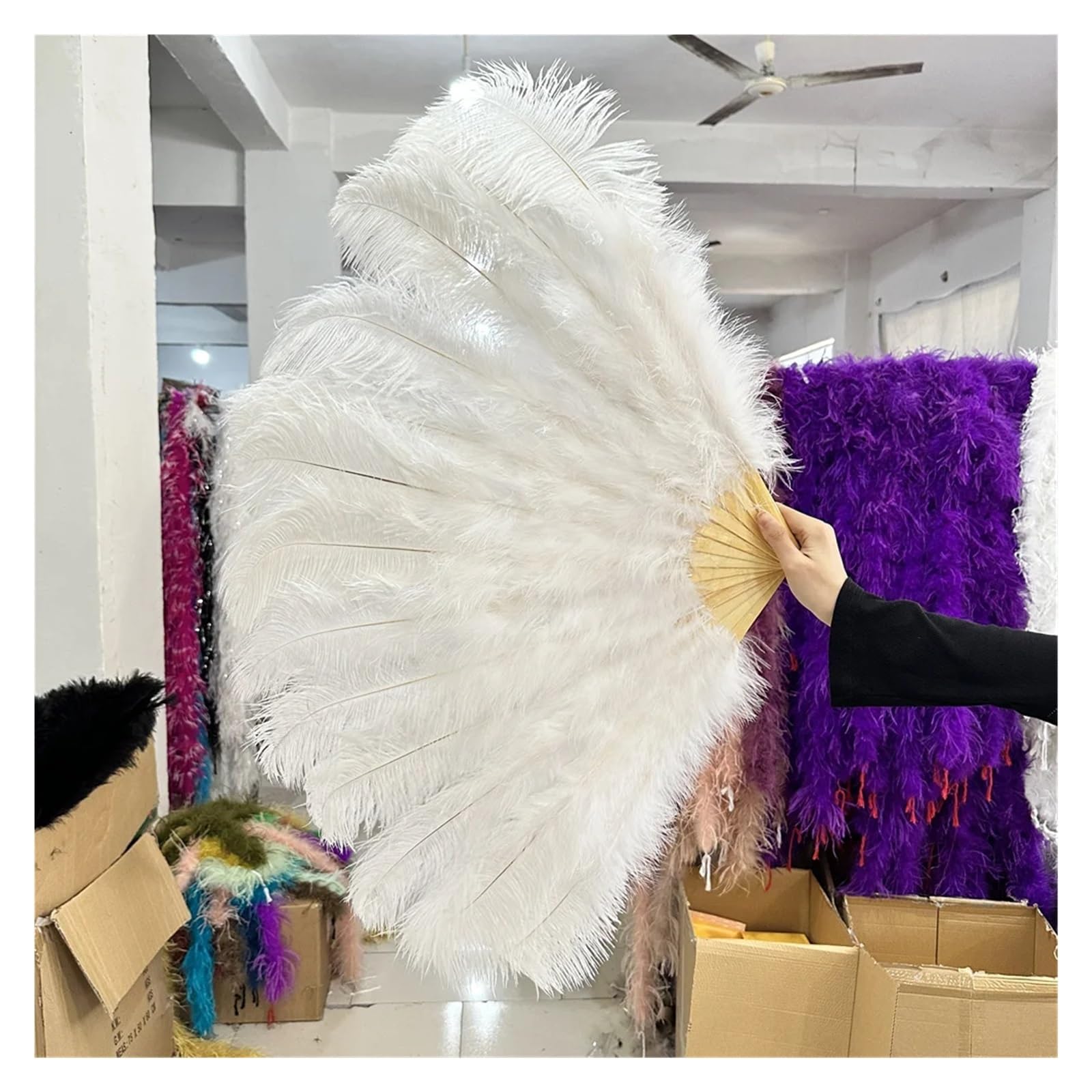 Ventaglio di Piume 130CM/100CM Ventaglio Bianco Grande con Piume Soffici 13 Ossa Portatile for spettacoli di Danza di Carnevale e Artigianato Fai da Te(48 Dark Beige,Small Fan 1Pair(Two))