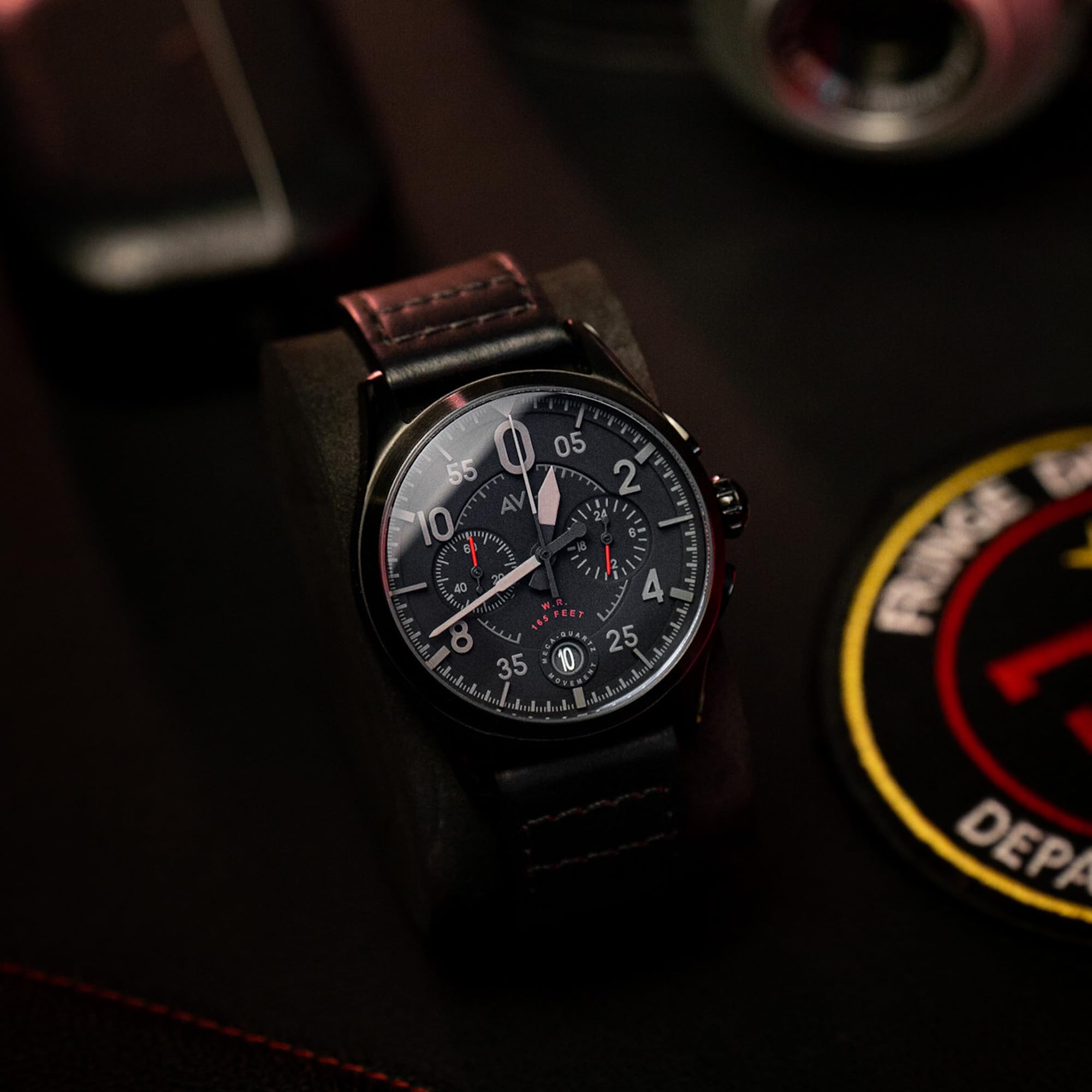 AVI-8 Spitfire Lock Herren 42 mm Chronograph Japanisches Quarz Pilotenuhr mit Lederband AV-4089
