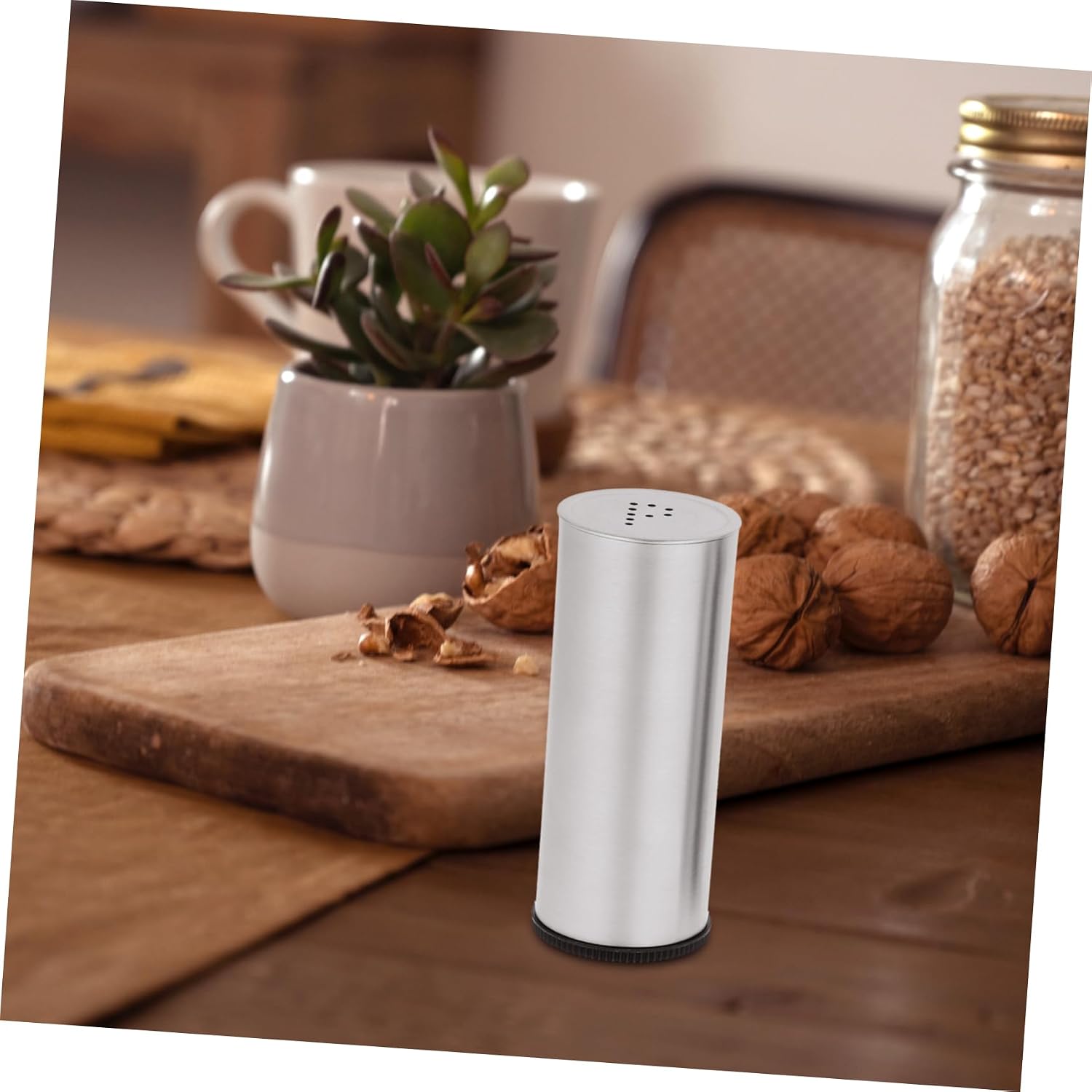 2pcs Portable Pepper and Spice Shaker Lightweight Dispenser for Home Cooking and Dining Lid for Kitchen and Restaurant Use