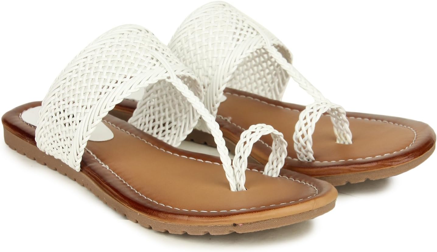 Women’s Kolhapuri Flats – Handwoven Bunai Sandals with Toe Loop | Ethnic Slip-On Chappals for Casual & Festive