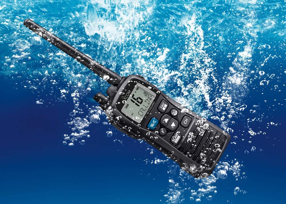 ICOM IC-M73 Euro Plus - Receptor VHF náutico 6 W RF flotante, micrófono con cancelación de ruido, IPX8