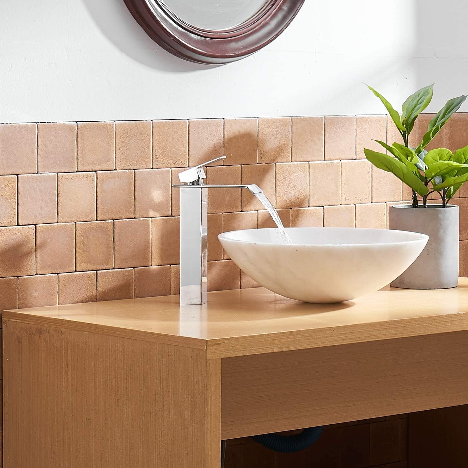 Bathroom Sink Faucet Single Hole Bathroom Faucets Modern Chrome Single Handle with Pop Up Drain Assembly