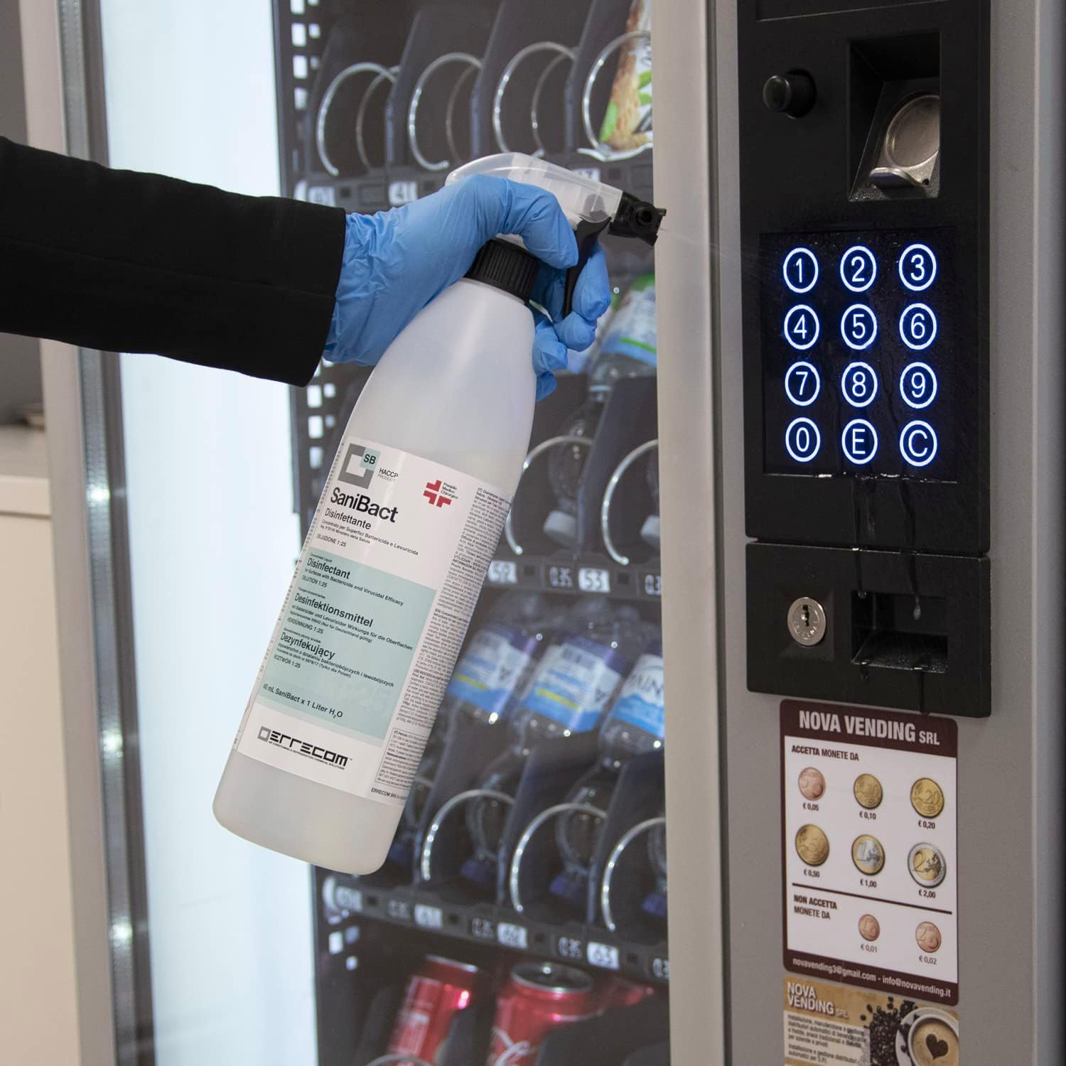 Errecom SaniBact Disinfettante Concentrato per Superfici Battericida Virucida Levuricida 1 L