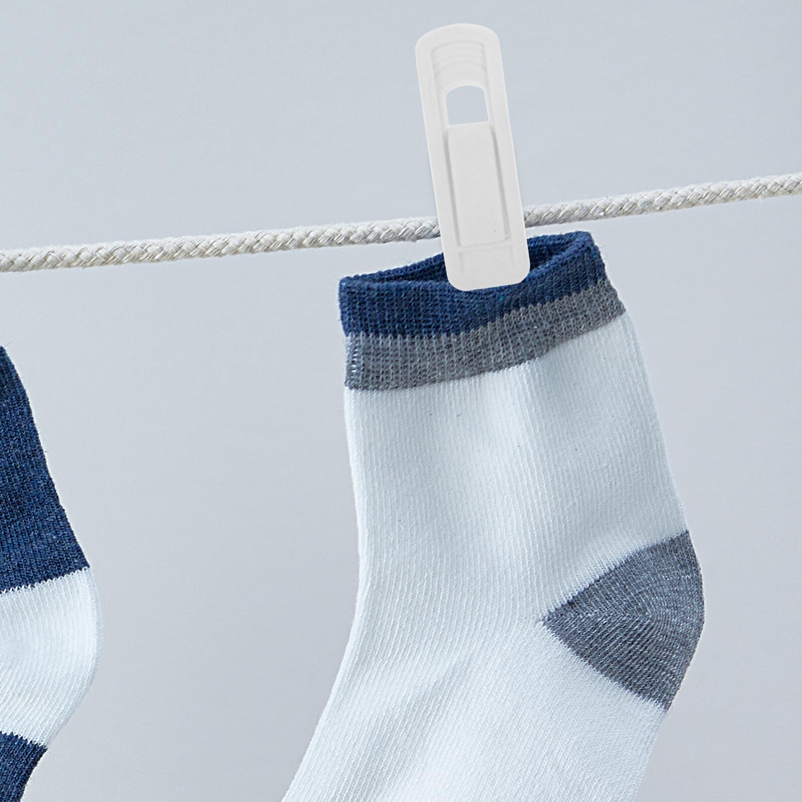 VALICLUD Pinzas para Tendedero de Plástico, 50 Unidades, Recubrimiento de Terciopelo Antideslizante, Resistentes al Viento para Ropa Delicada, Pantalones y Faldas, Uso Interior