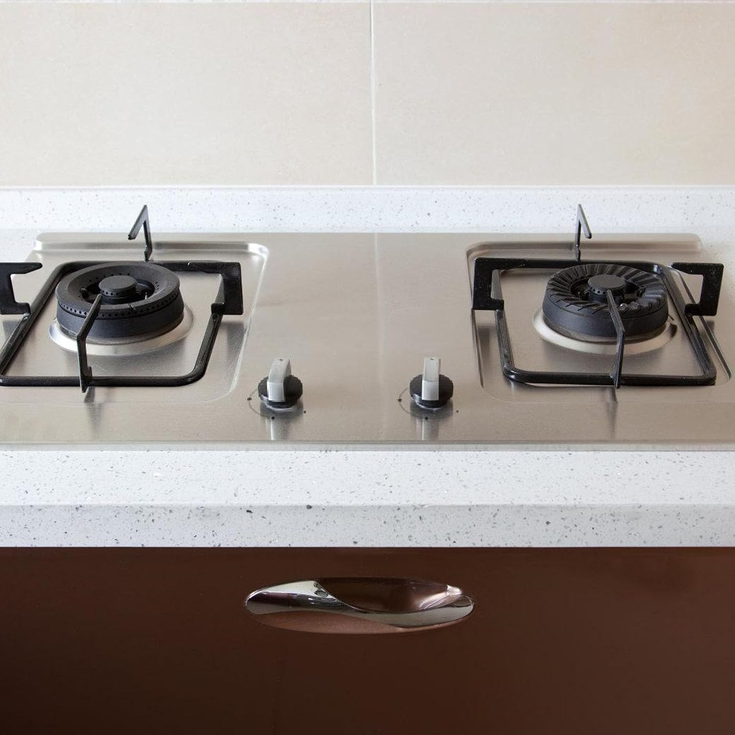 Pack of 4 Square Drip Pans for Heating Area Constructed from Electroplated Iron Featuring Simple Setup and Size 19.5X19.5Cm Kitchen Drip Pans