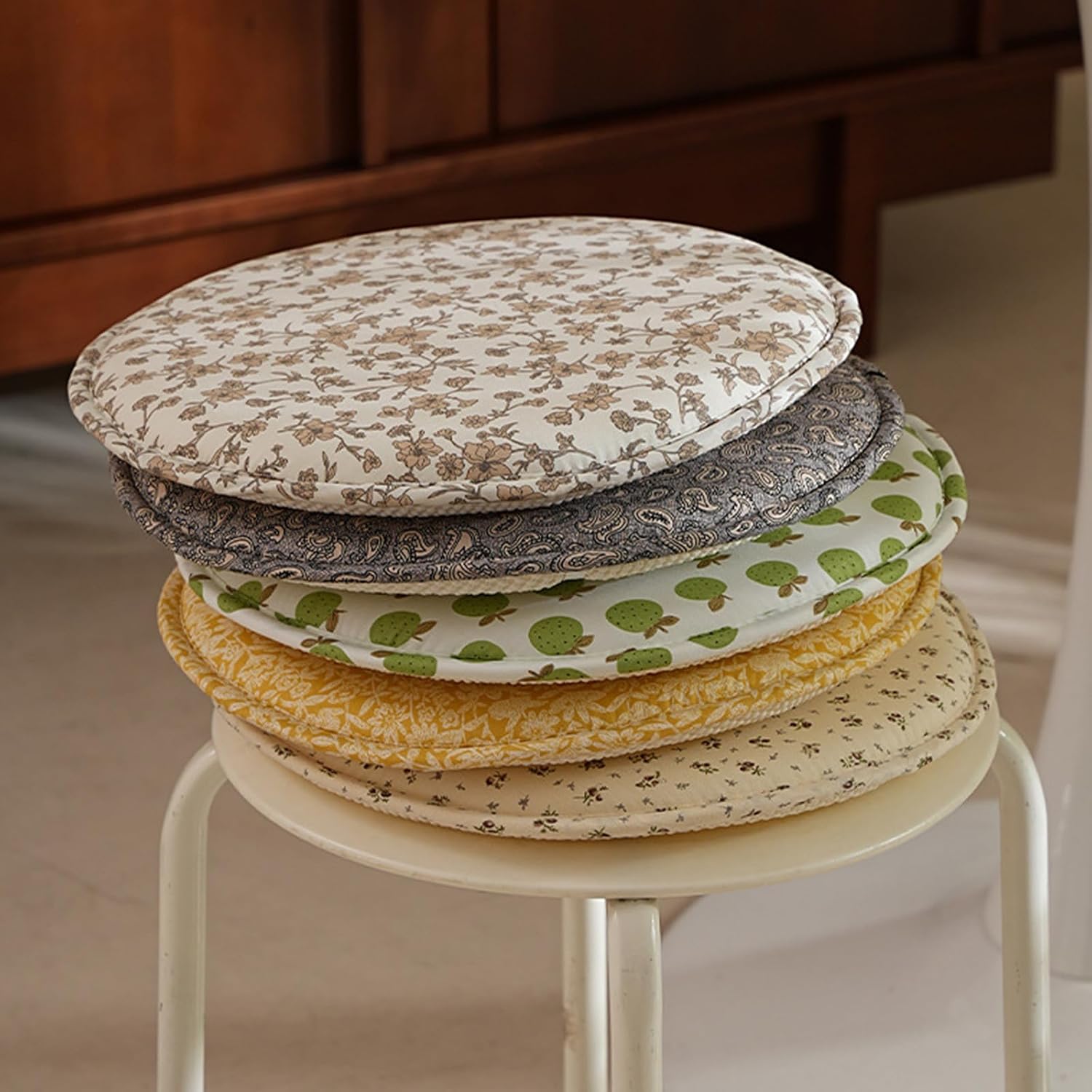 13Inch Round Chair Pad Seat Cushion for Home Use with Durability Slip Bottom Designing Breathable Round Seat Cushion