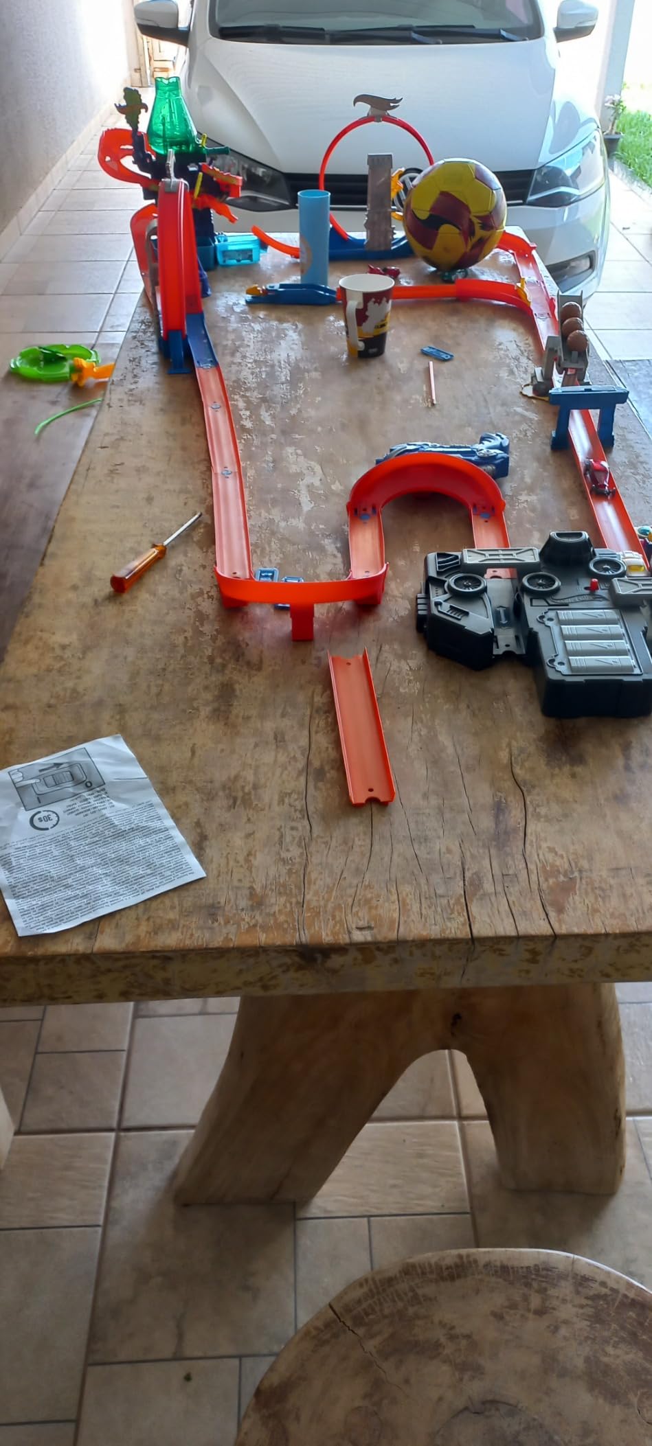 Hot Wheels, Pista Estação Científica com 1 Carrinho que Muda de Cor