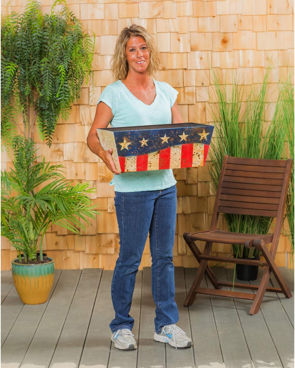 Evergreen Americana Metal Planter/Display Box, 19.8'' x 11.8'' x 7.8'' inches.